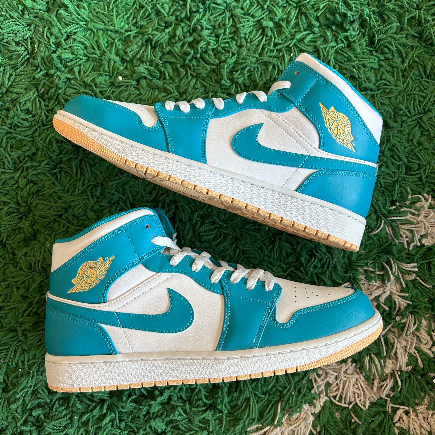 NEW NB AIR JORDAN 1 MID AQUATONE SIZE 12