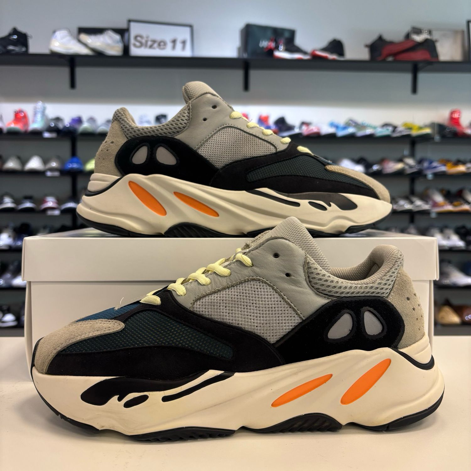 PO2 NB ADIDAS YEEZY BOOST 700 WAVE RUNNER SIZE 10.5