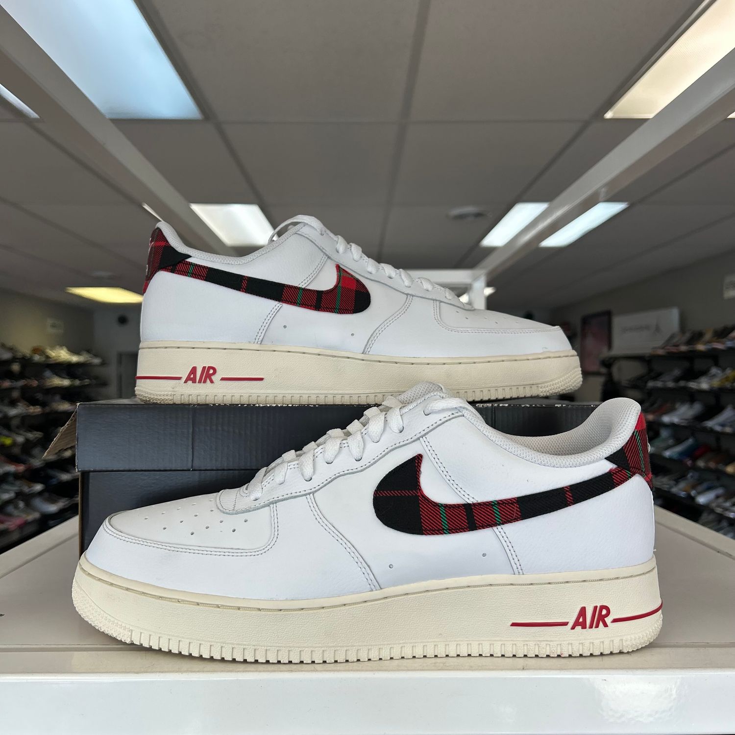PO NIKE AIR FORCE 1 LOW '07 TARTAN PLAID WHITE RED SIZE 13