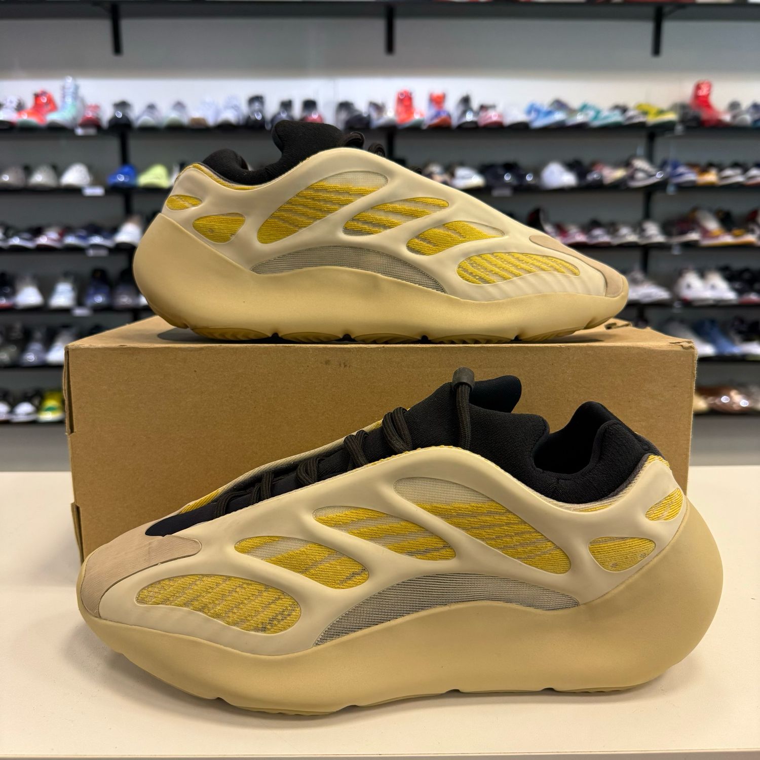 PO ADIDAS YEEZY 700 V3 SUNFLOWER SIZE 10.5