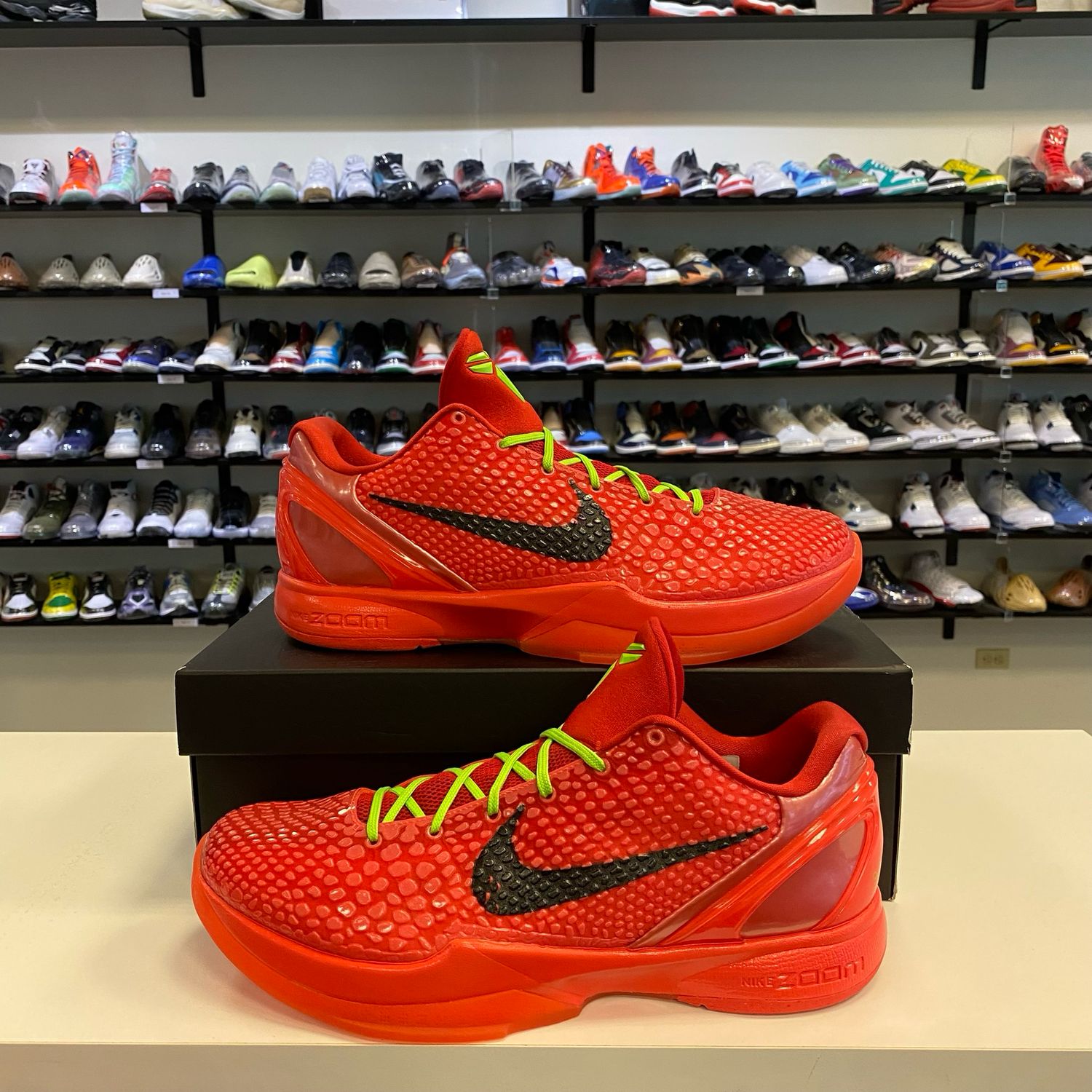 PO NIKE KOBE 6 PROTRO REVERSE GRINCH SIZE 12