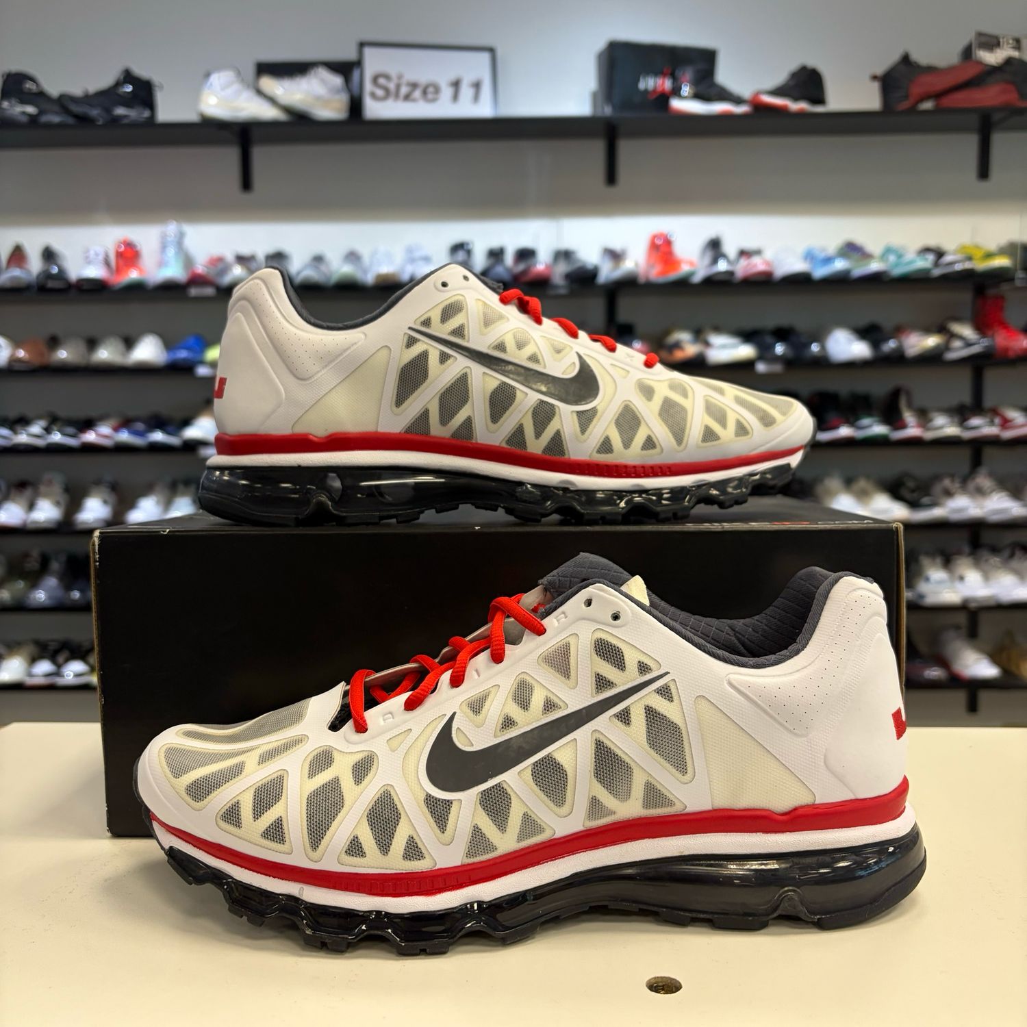 PO NIKE AIR MAX 2011 OSU LEBRON SIZE 11.5