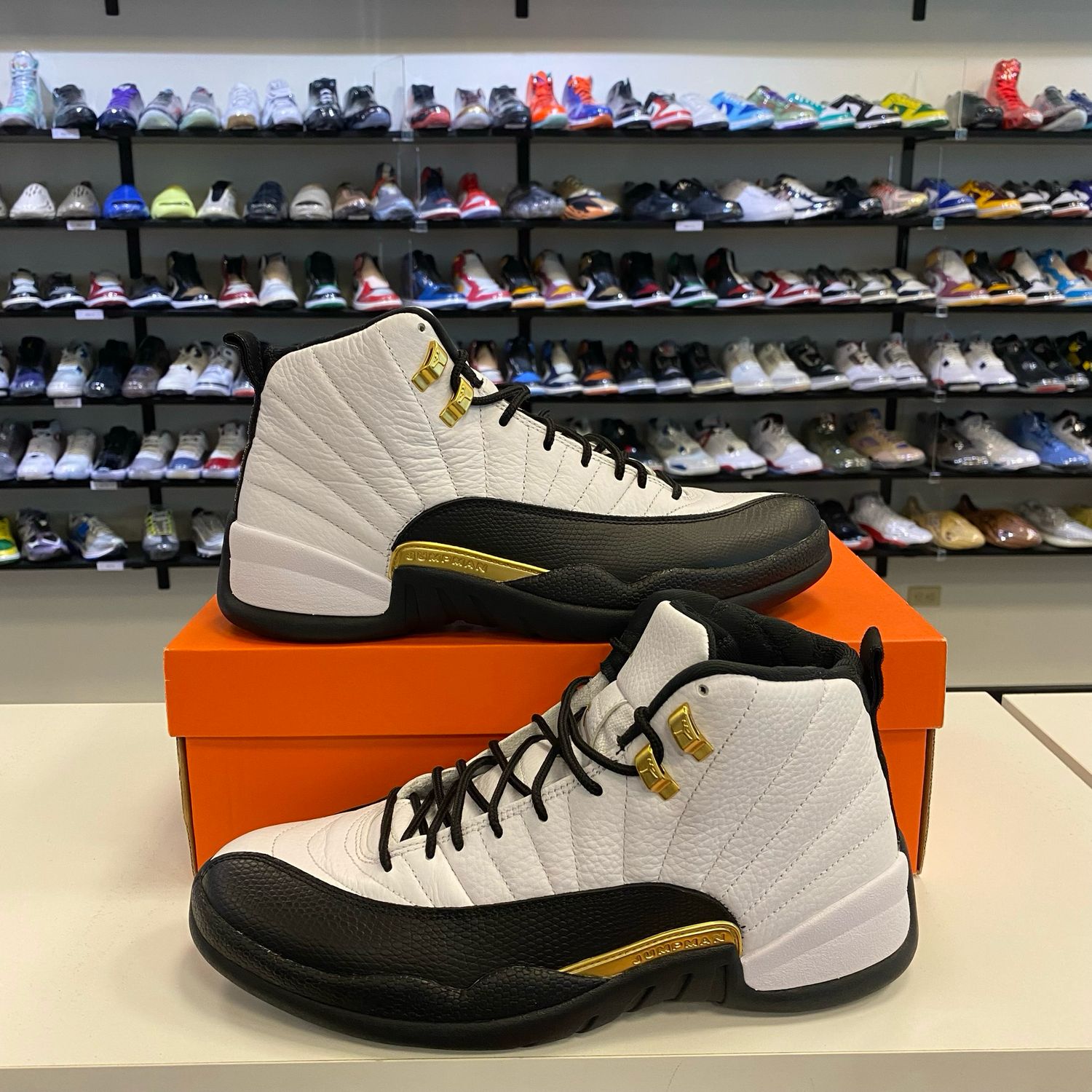 PO NB AIR JORDAN 12 ROYALTY TAXI SIZE 10.5
