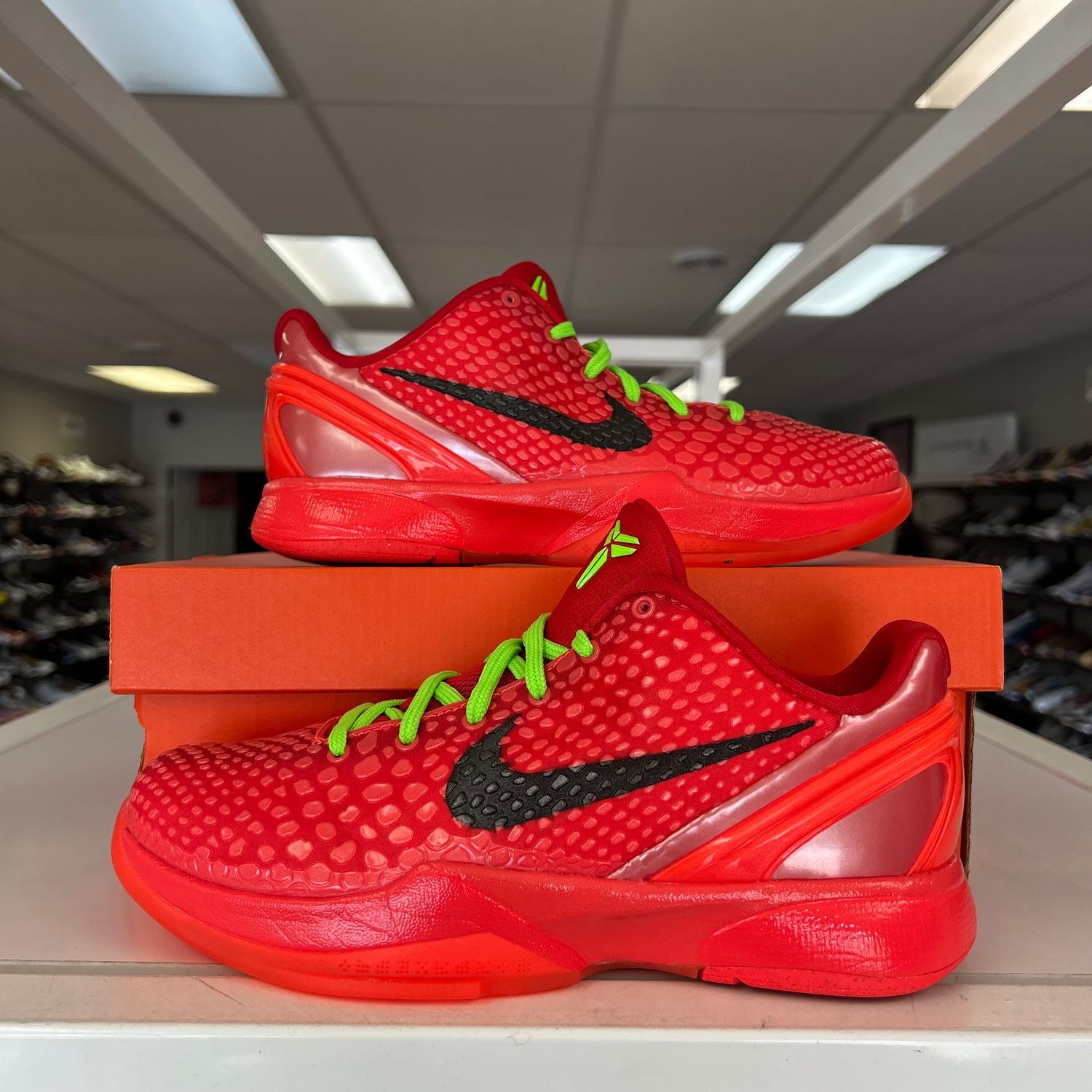 PO2 KOBE 6 PROTRO REVERSE GRINCH SIZE 5