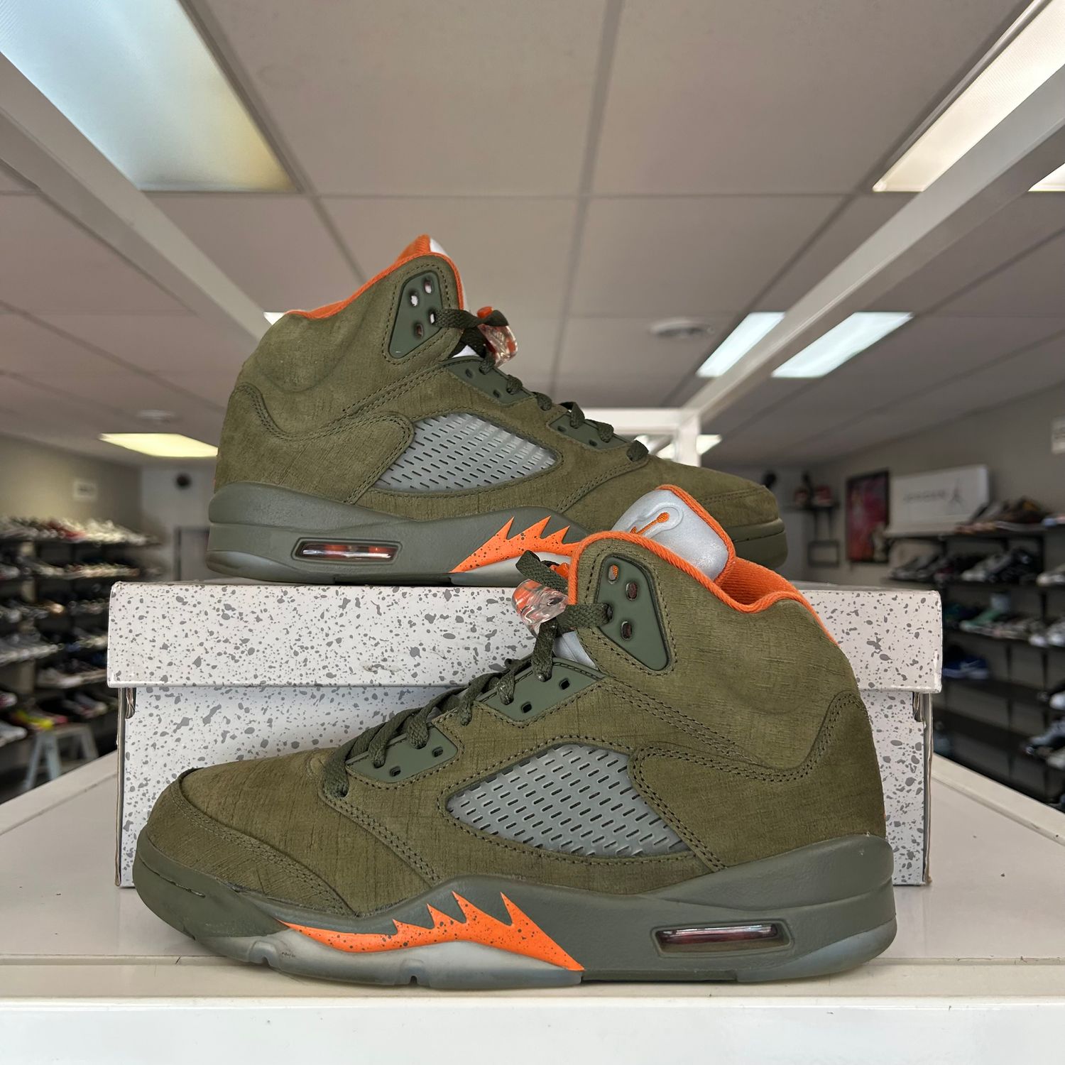 PO AIR JORDAN 5 OLIVE EB SX SIZE 8.5