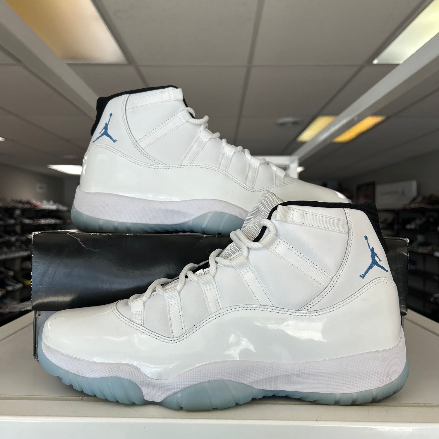 PO AIR JORDAN 11 LEGEND BLUE (2024) SX SIZE 12.5