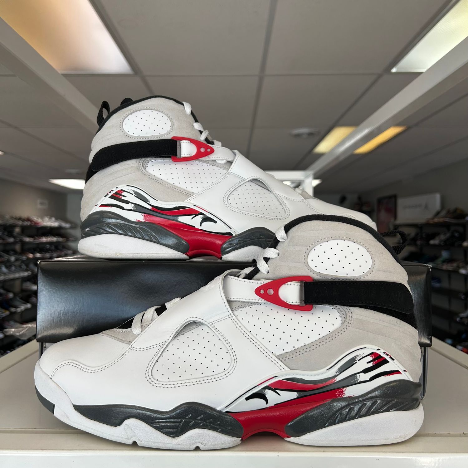 PO AIR JORDAN 8 RETRO BUGS BUNNY WHITE TRUE RED (2025) SX SIZE 13
