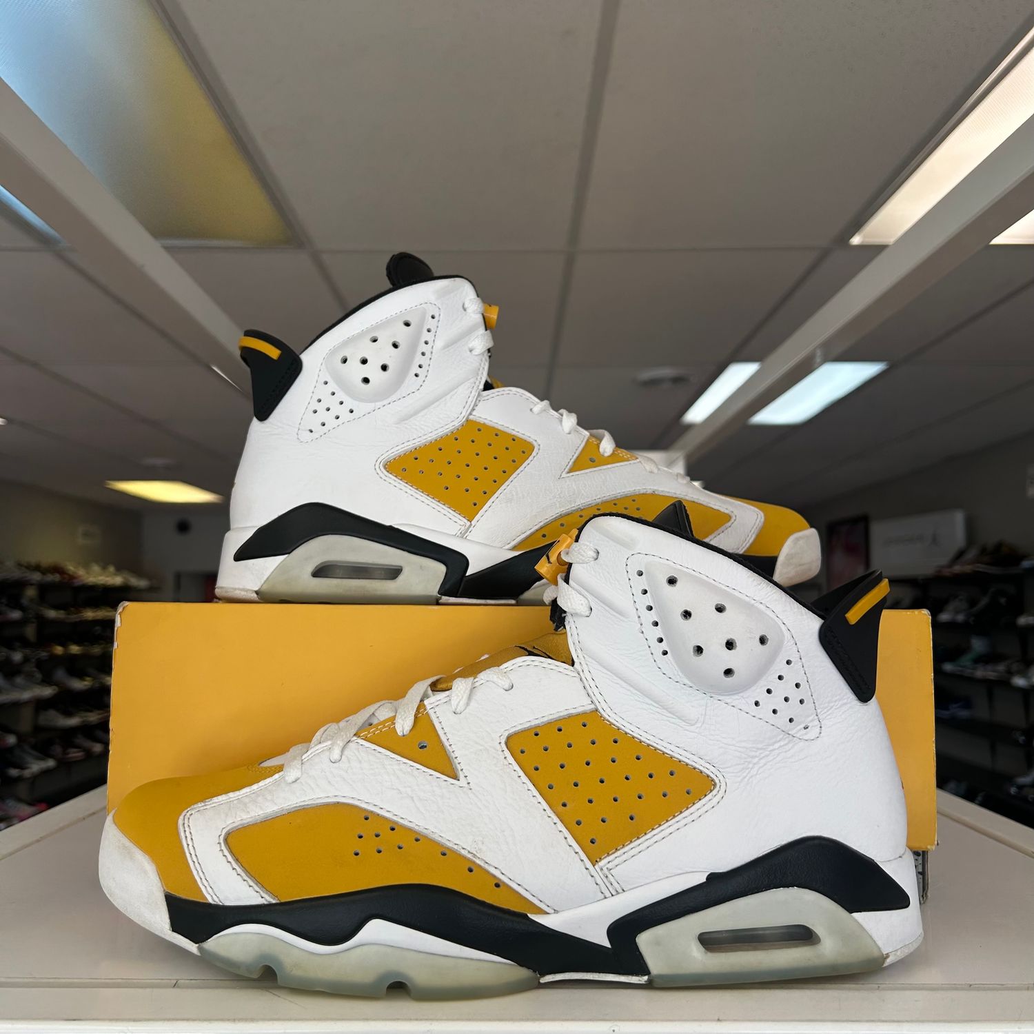 PO3 AIR JORDAN 6 YELLOW OCHRE SX SIZE 12