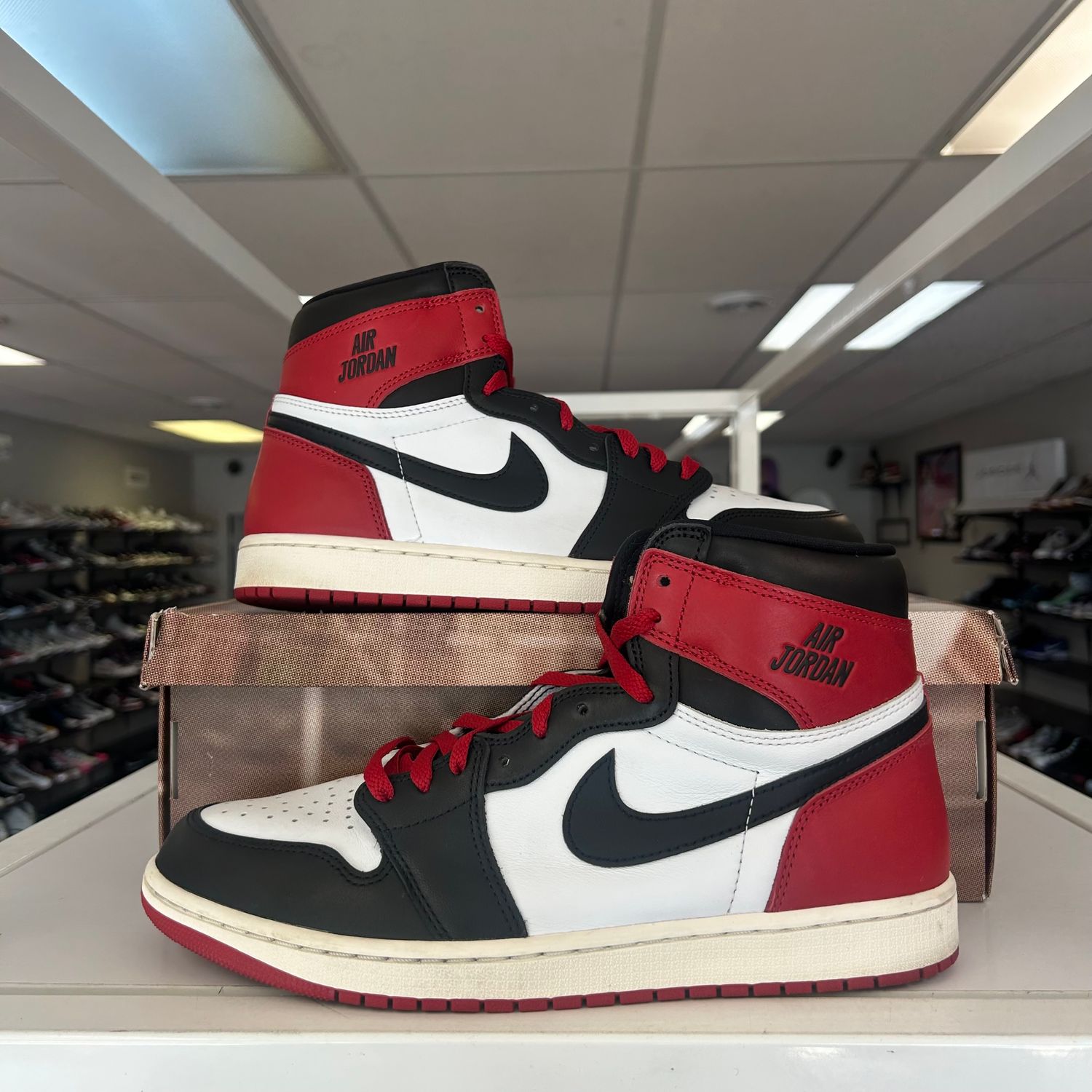 PO JORDAN 1 RETRO HIGH OG BLACK TOE REIMAGINED SIZE 11