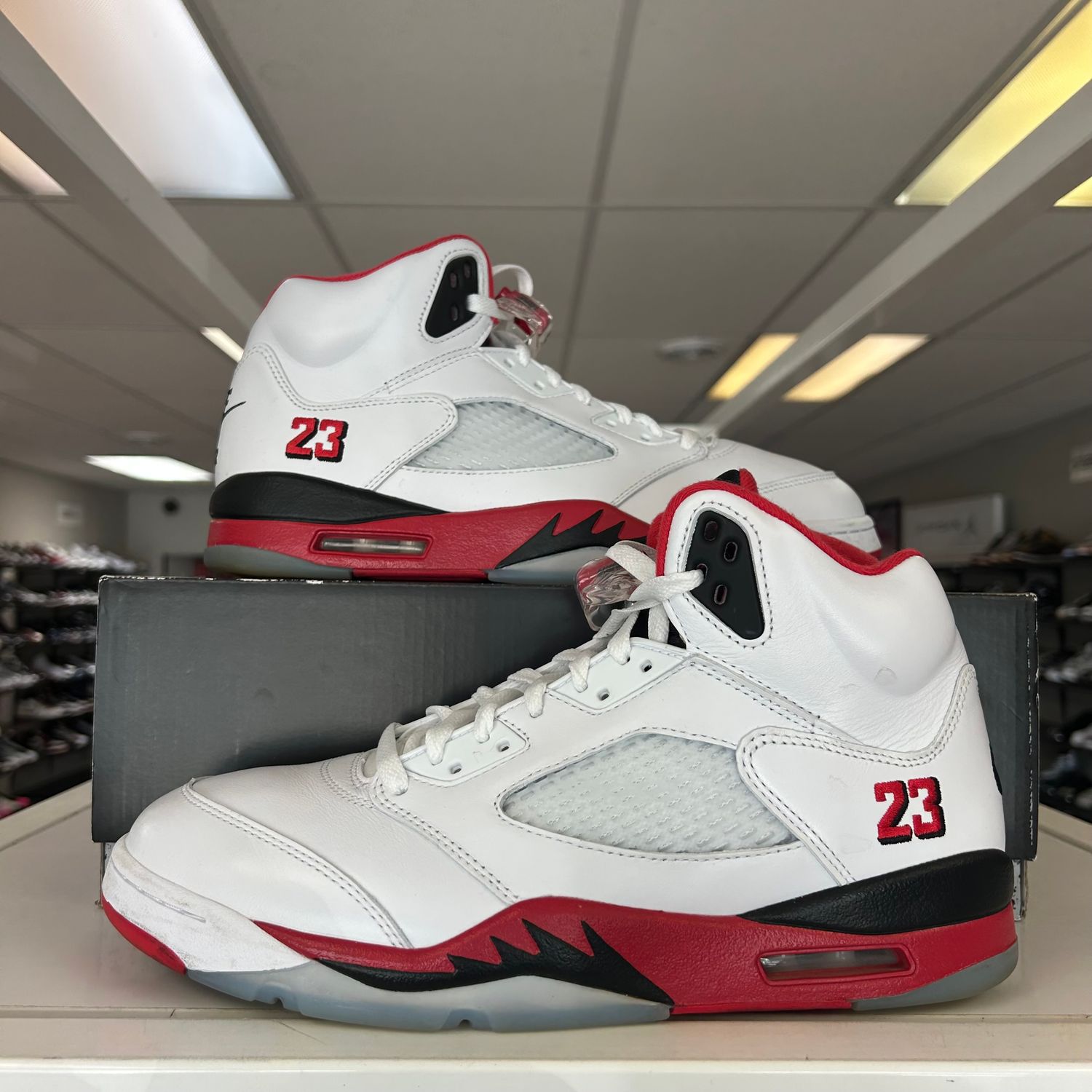 PO AIR JORDAN 5 RETRO FIRE RED BLACK TONGUE (2025) SX SIZE 11