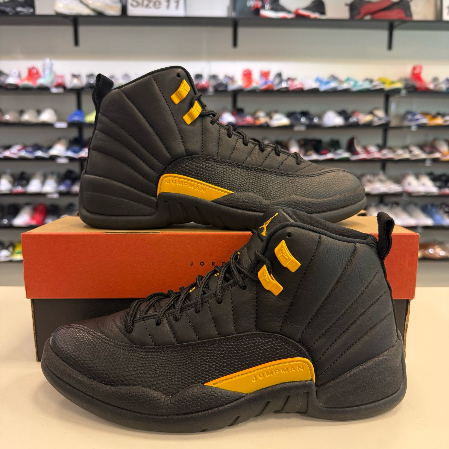 PO JORDAN 12 RETRO BLACK TAXI SIZE 8