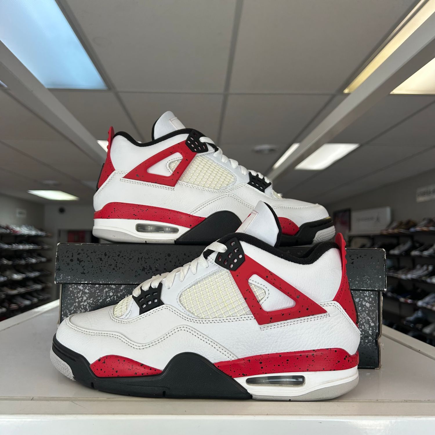 PO2 AIR JORDAN 4 RETRO RED CEMENT SX SIZE 8.5