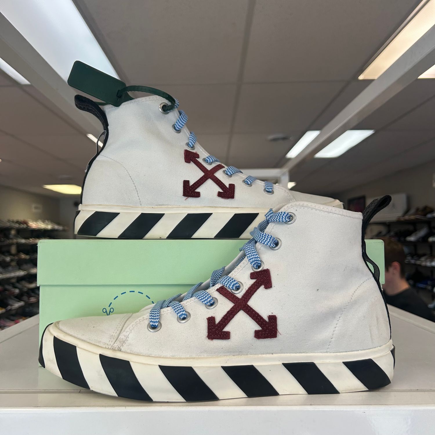 PO OFF-WHITE VULCANIZED MID TOP SX SIZE 44/10.5