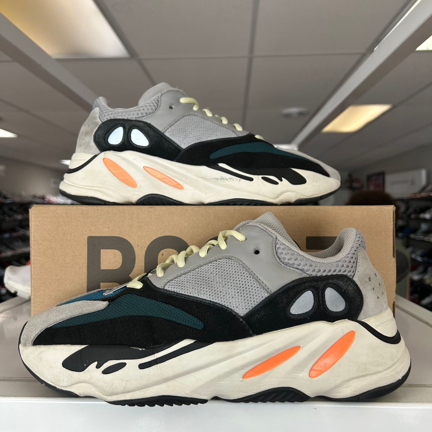 PO3 ADIDAS YEEZY 700 WAVE RUNNER SX SIZE 10