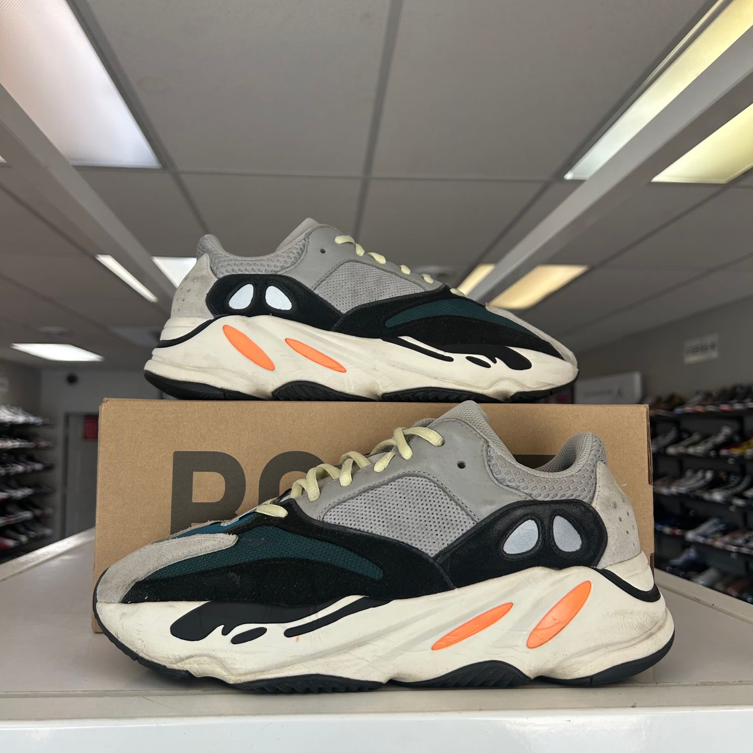 PO2 ADIDAS YEEZY 700 WAVE RUNNER SX SIZE 10