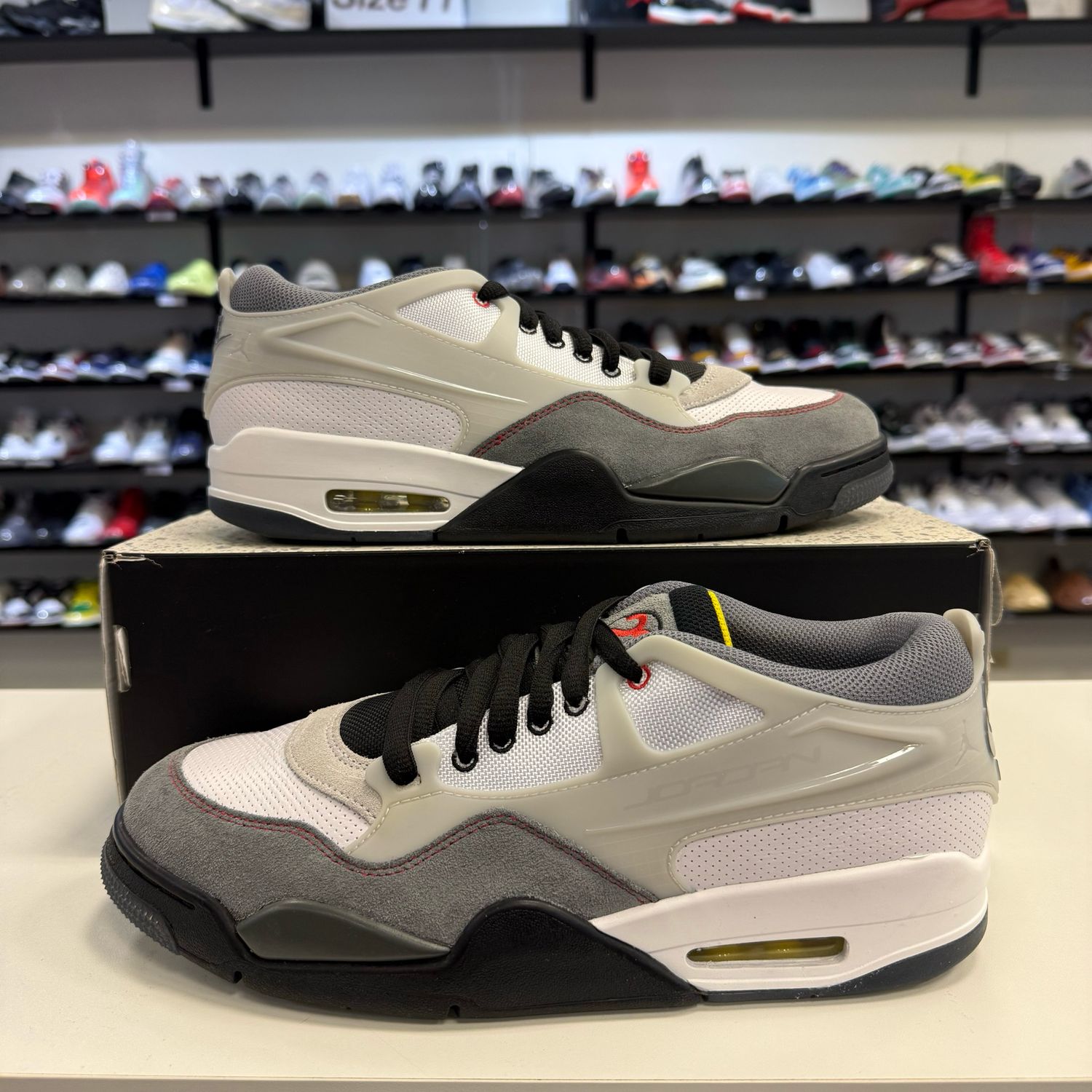 PO JORDAN 4 RM PRM WHITE BLACK SMOKE GREY FIRE RED SIZE 10.5