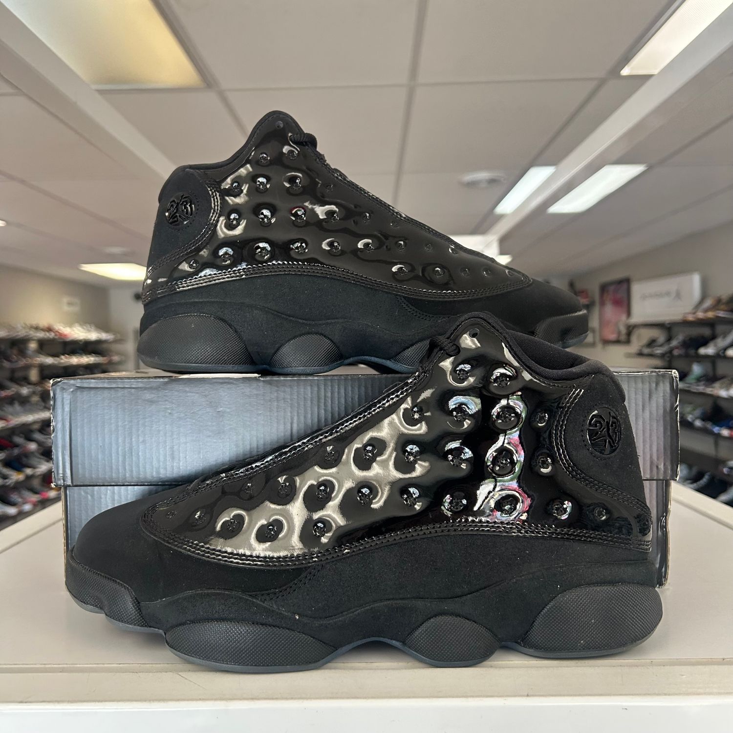 PO AIR JORDAN 13 CAP AND GOWN SX SIZE 10