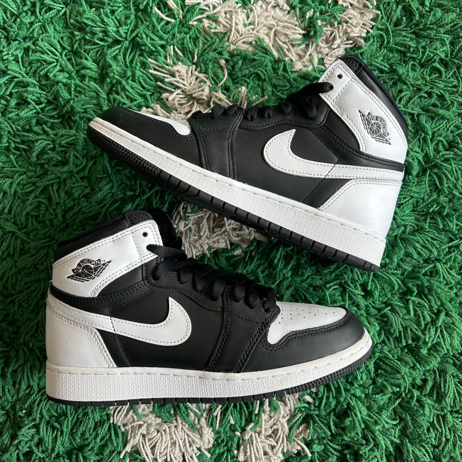 PO NB AIR JORDAN 1 BLACK WHITE SX SIZE 6Y