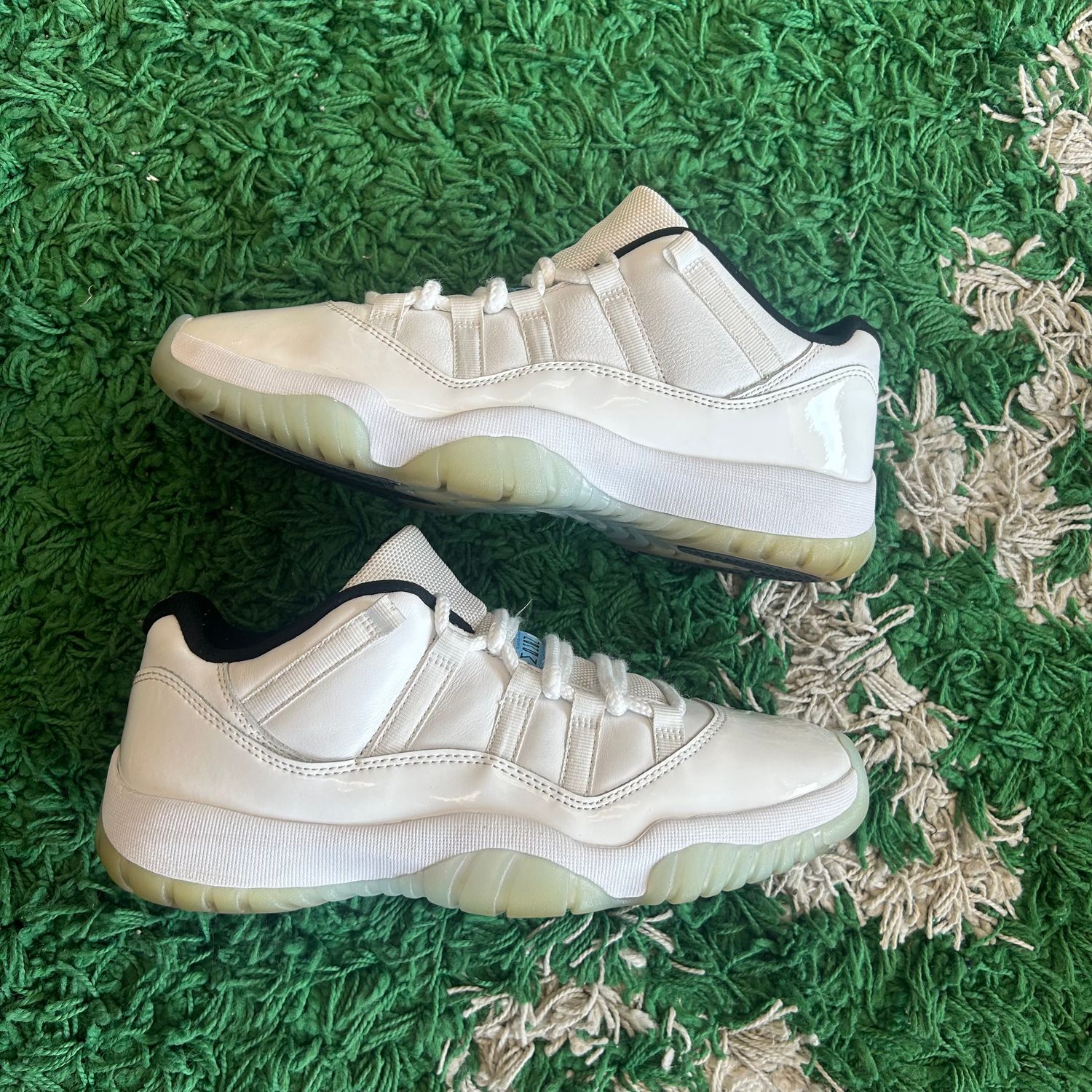 PO NB2 AIR JORDAN 11 LOW LEGEND BLUE SX SIZE 9.5