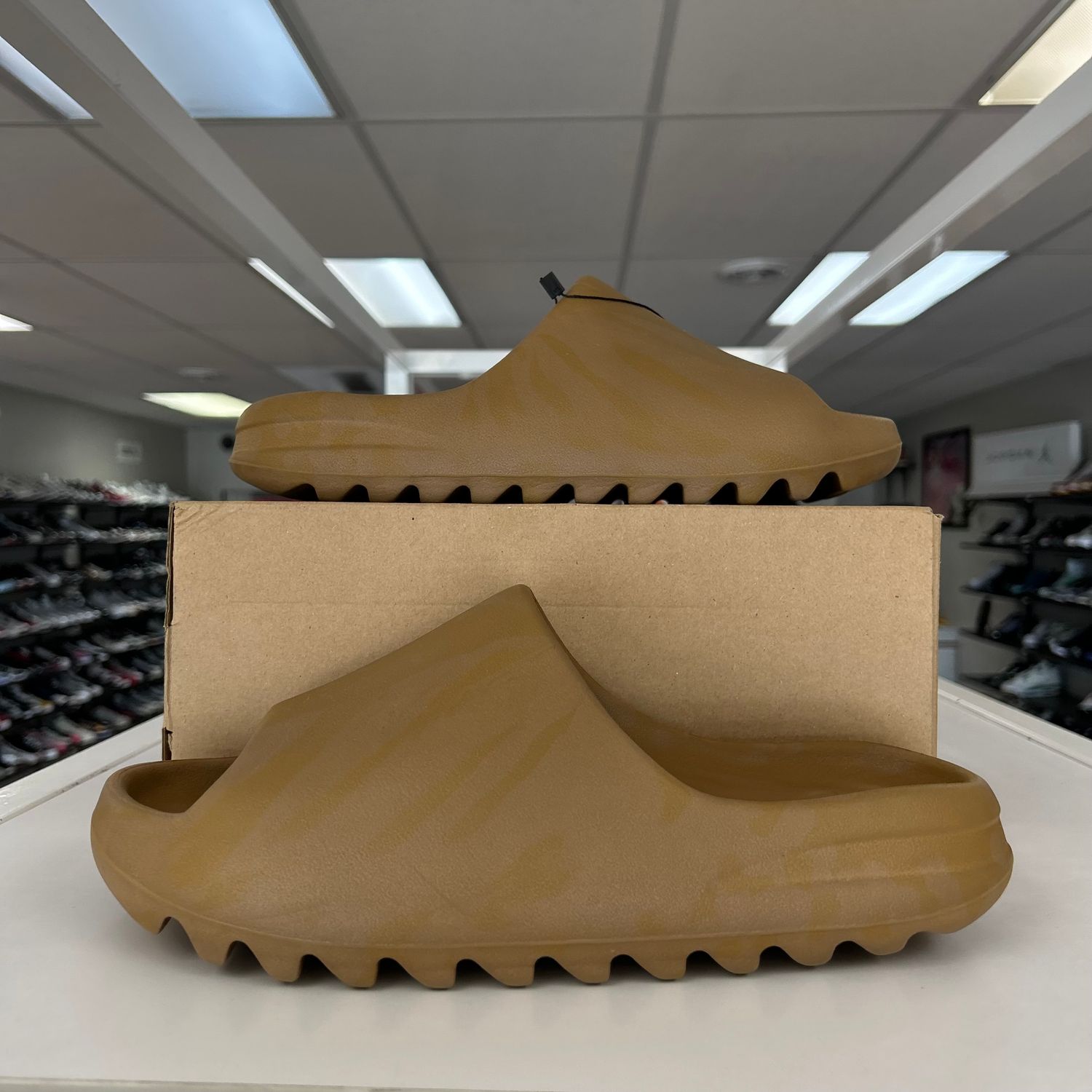 PO2 ADIDAS YEEZY SLIDE OCHRE SX SIZE 11