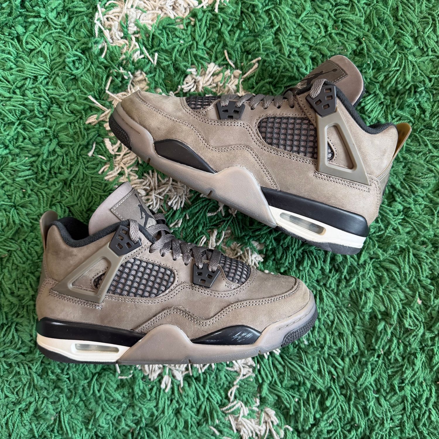 PO NB AIR JORDAN 4 RETRO CAVE STONE SX SIZE 6.5Y