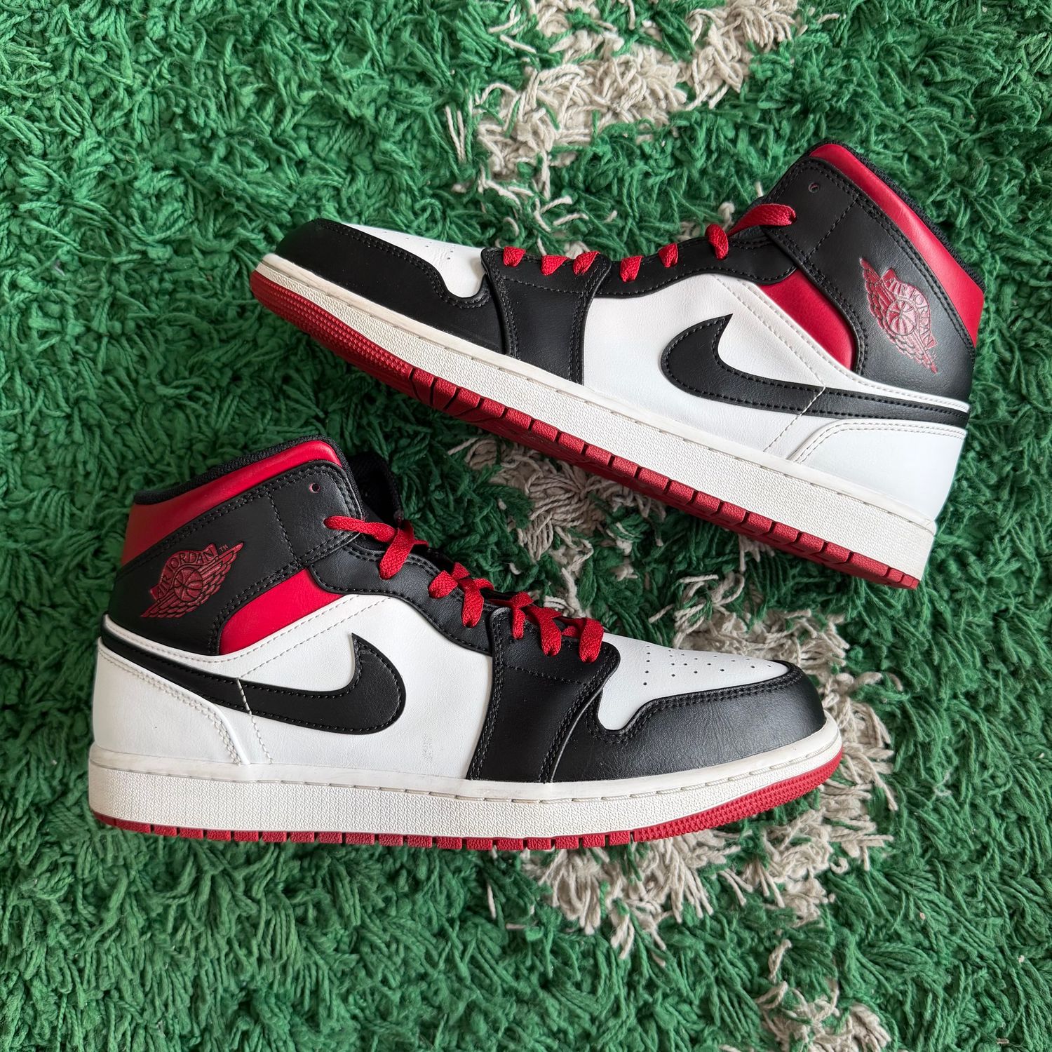 PO NB AIR JORDAN 1 MID GYM RED BLACK TOE SX SIZE 11.5