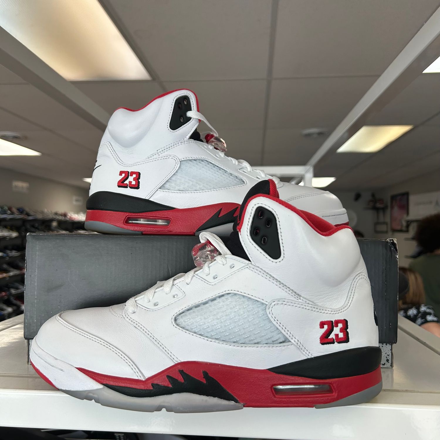 PO4 AIR JORDAN 5 FIRE RED BLACK TONGUE (2025) SX SIZE 10.5