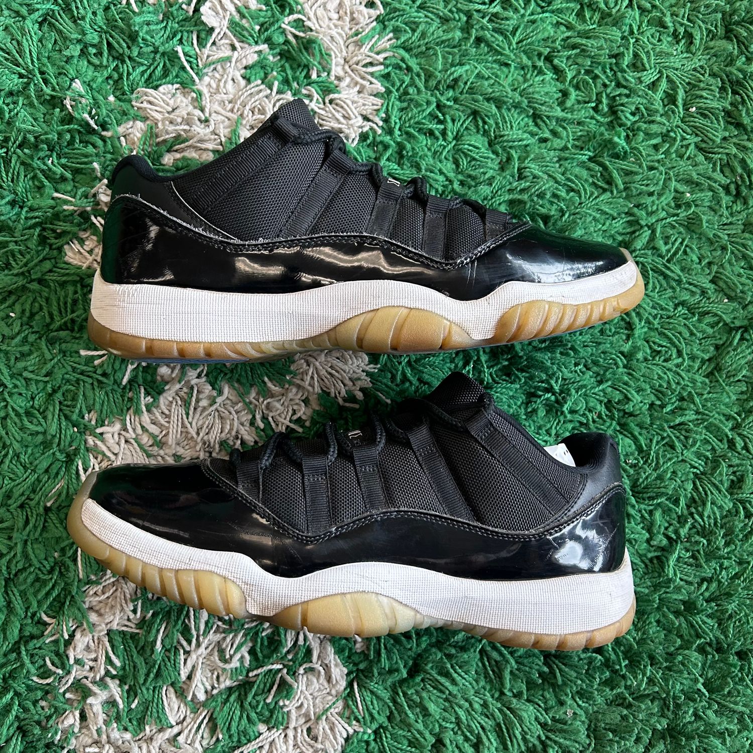 PO NB2 AIR JORDAN 11 LOW SPACE JAM  SIZE 10.5
