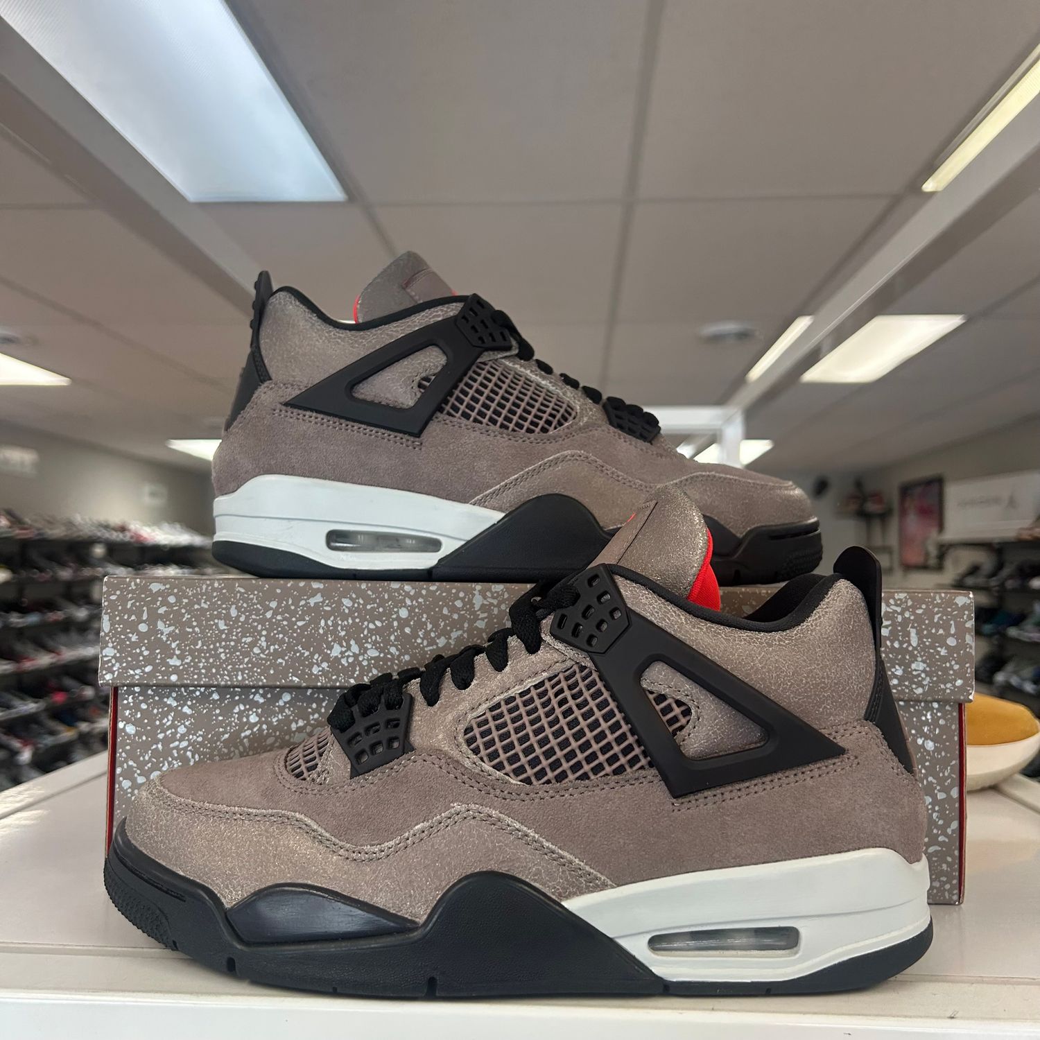 PO AIR JORDAN 4 RETRO TAUPE HAZE SIZE 8