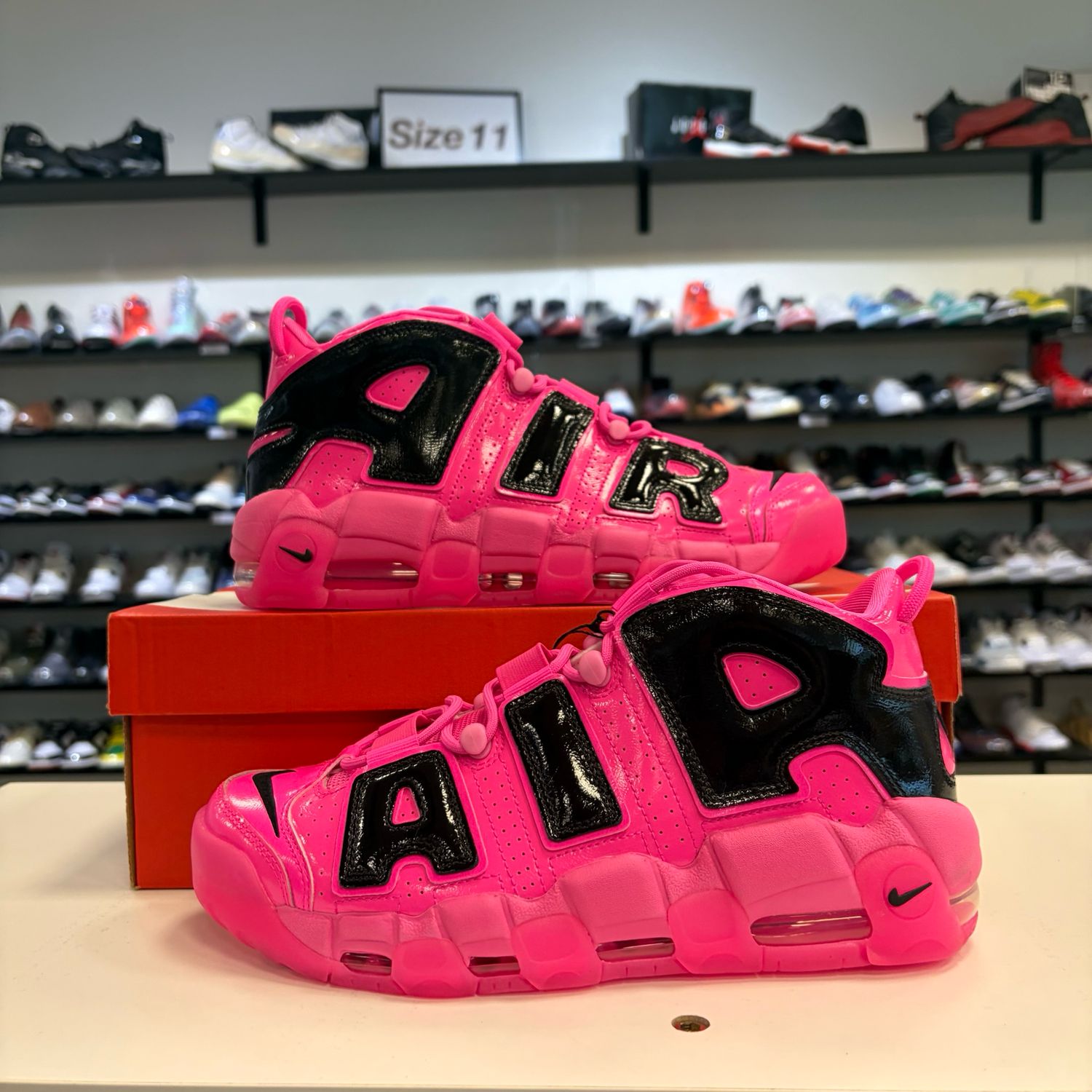 PO NIKE AIR MORE UPTEMPO SE PINK BLAST BLACK SIZE 11W / 9.5 M