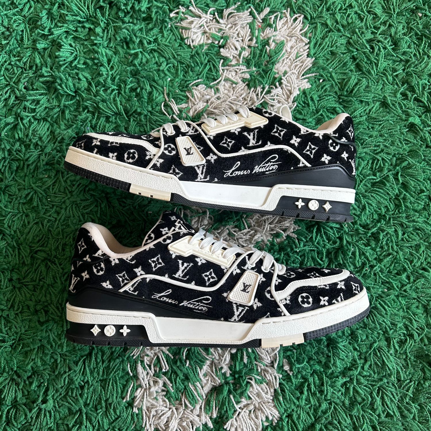 PO NB LOUIS VUITTON TRAINER BLACK MONOGRAM TEXTILE Sx SIZE 11LV/12US