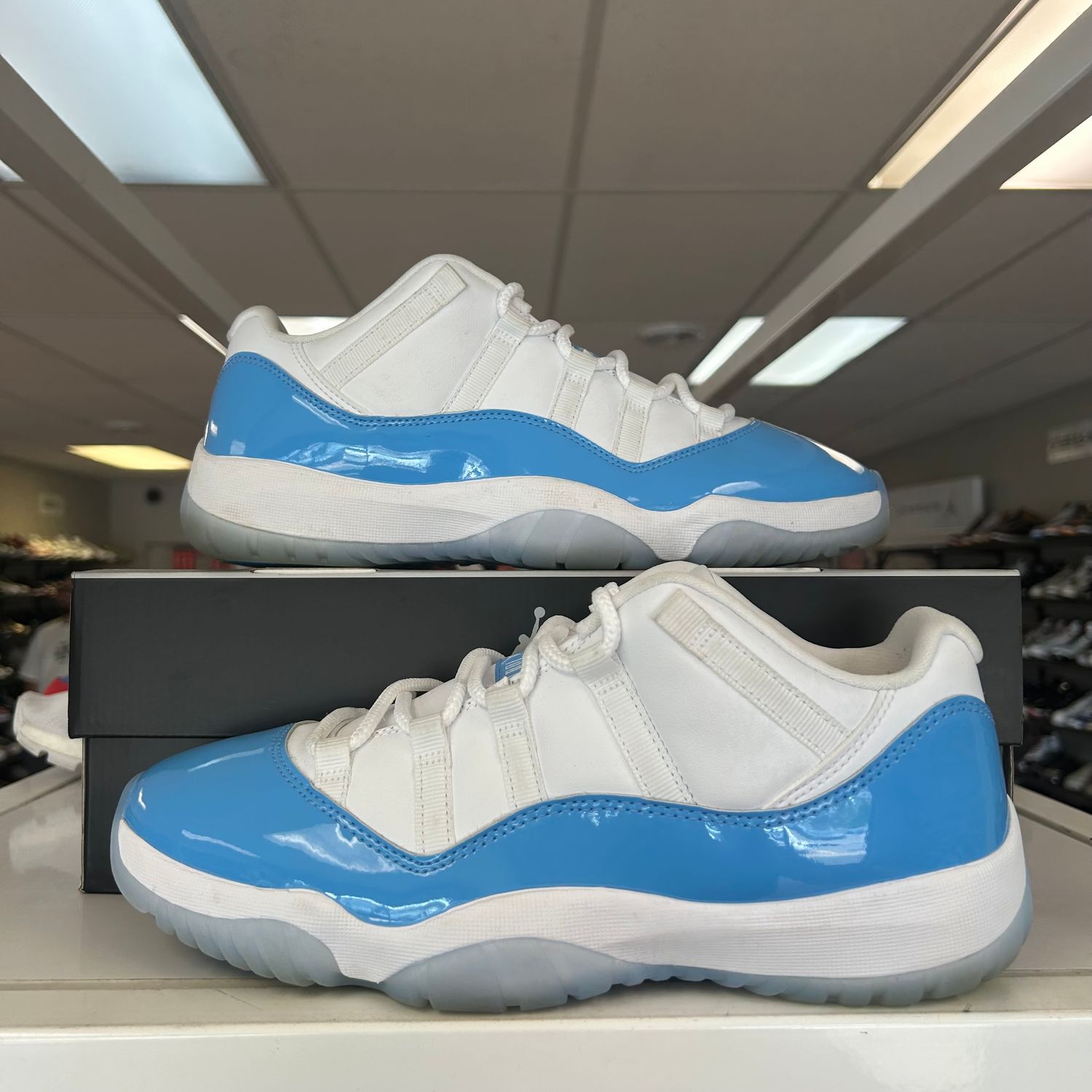 PO AIR JORDAN 11 RETRO LOW UNIVERSITY BLUE (2026) SIZE 10