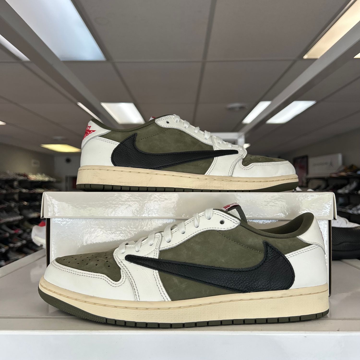 PO AIR JORDAN 1 RETRO LOW OG SP TRAVIS SCOTT MEDIUM OLIVE Sx SIZE 11