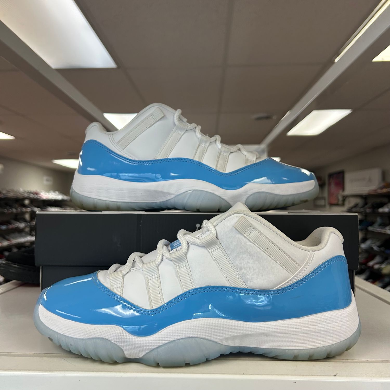 PO AIR JORDAN 11 RETRO LOW UNIVERSITY BLUE (2026) (Sx) SIZE 9.5