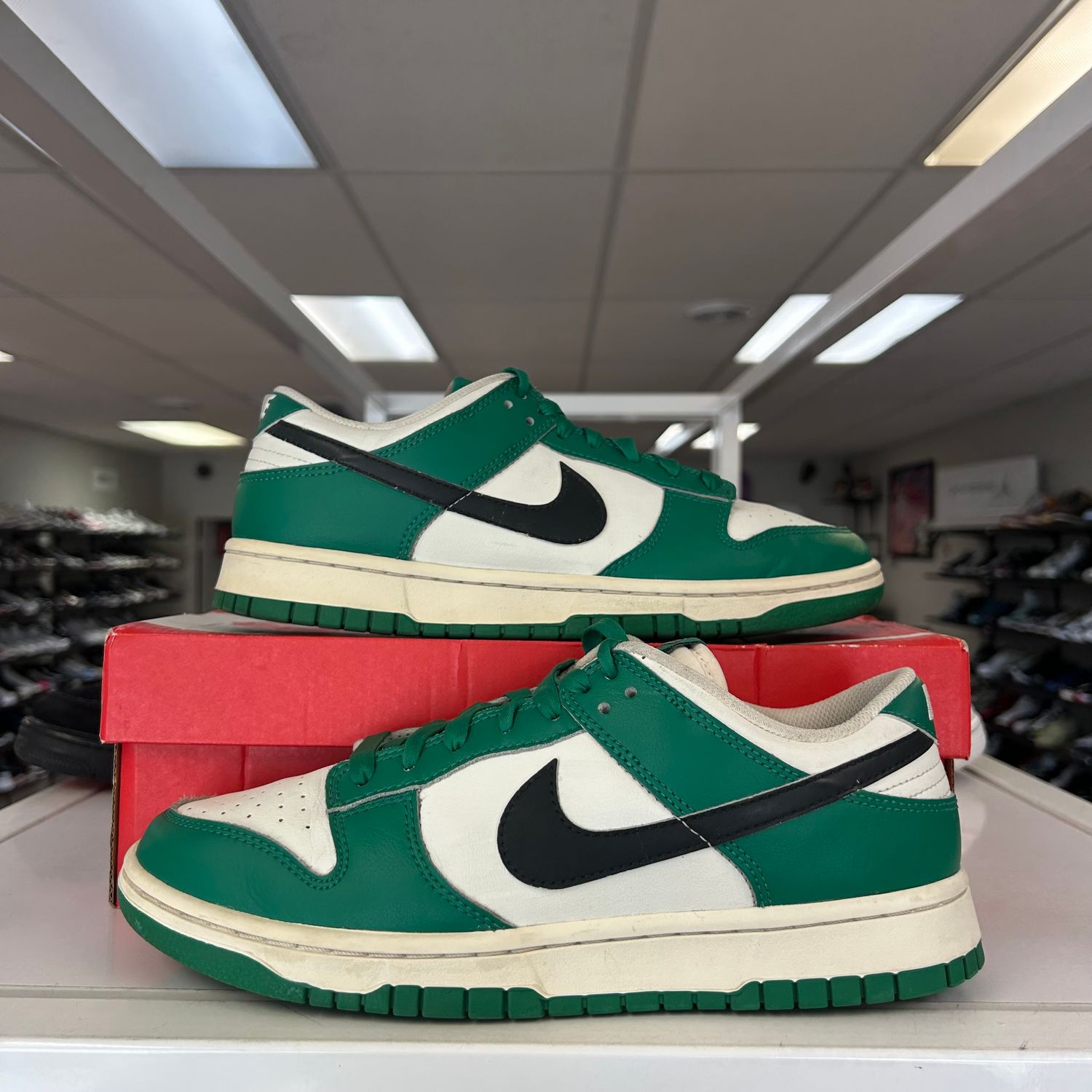 PO NIKE DUNK LOW SE LOTTERY PACK MALACHITE GREEN (Sx) SIZE 9