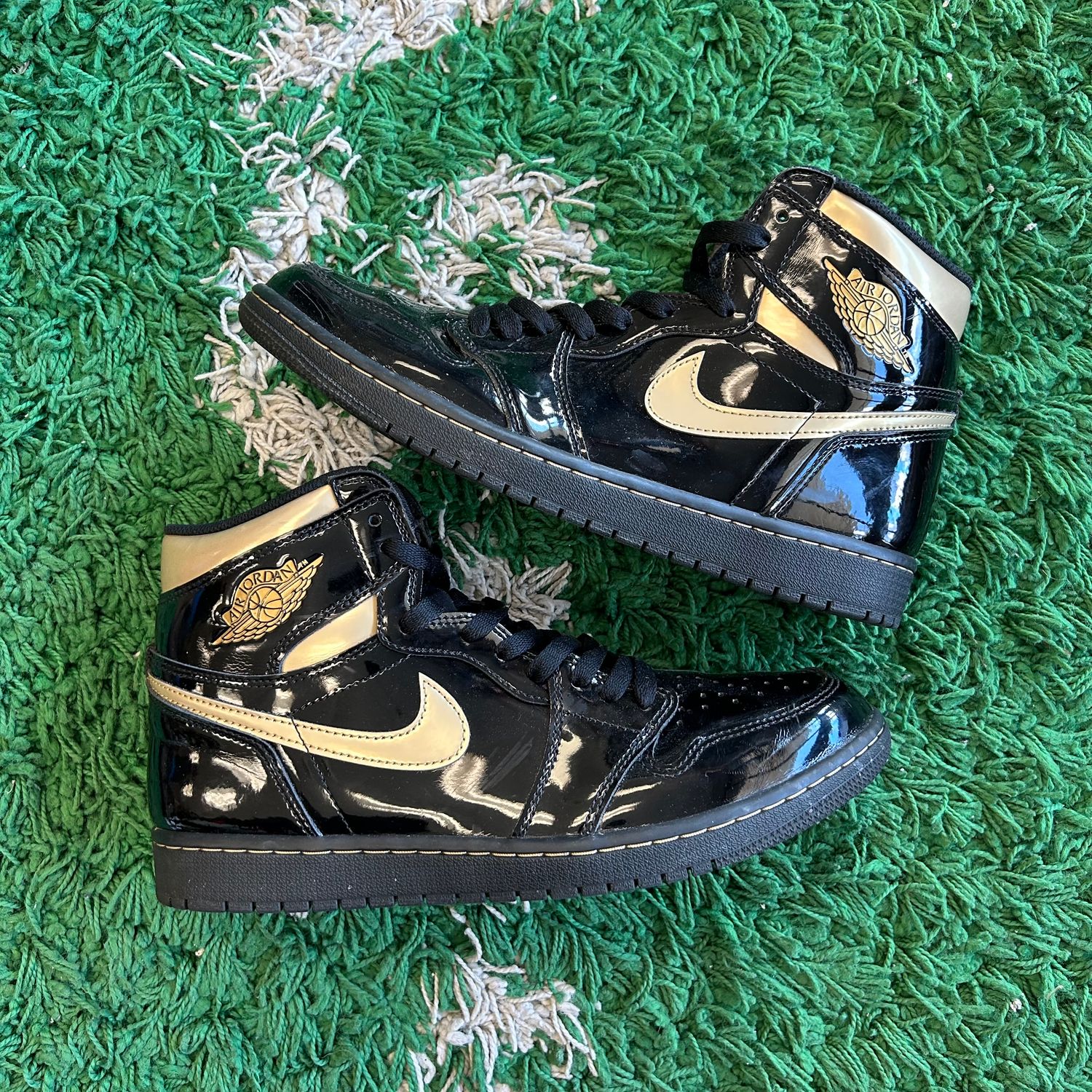 PO NB AIR JORDAN 1 HIGH BLACK METALLIC GOLD (2020) (SX) SIZE 11