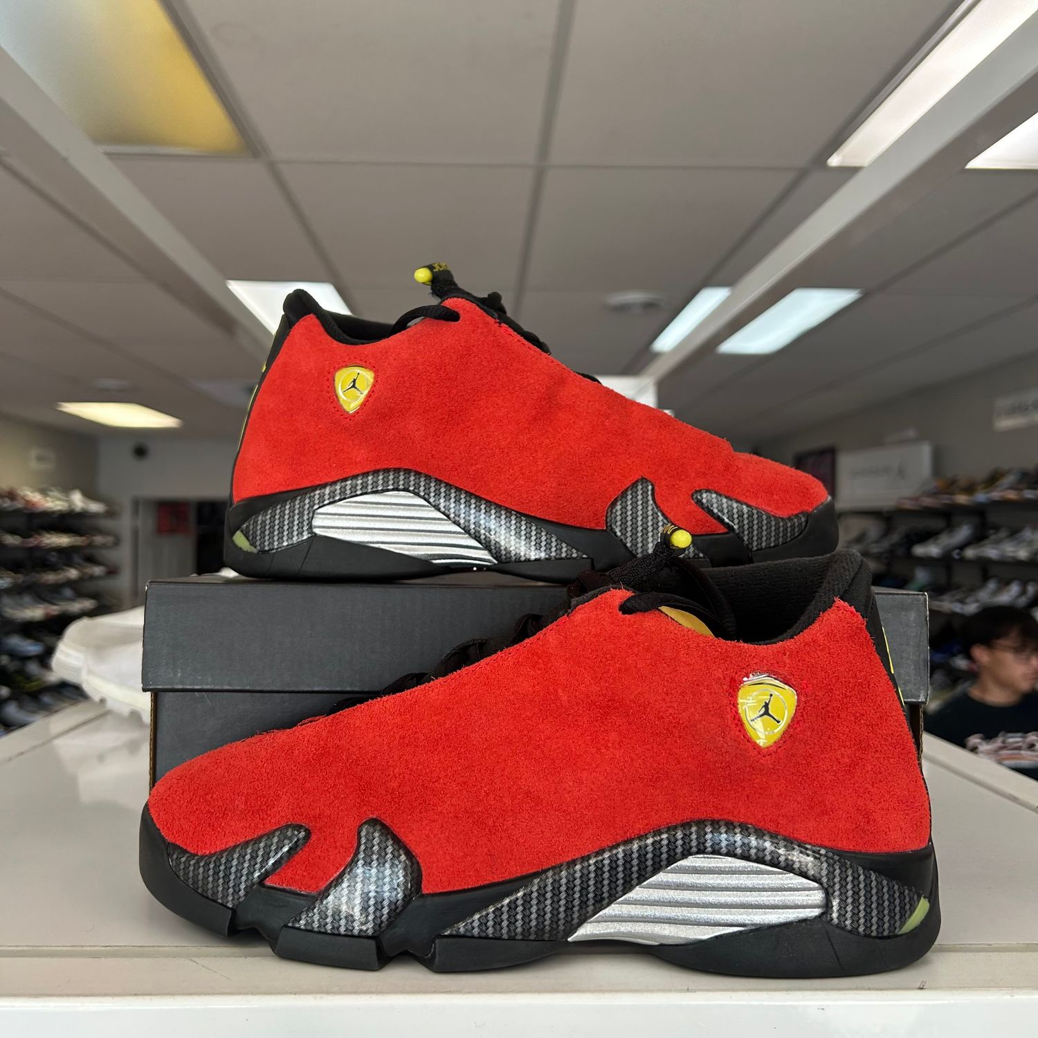 PO AIR JORDAN 14 RETRO FERRARI (2025) (Sx) SIZE 6.5Y