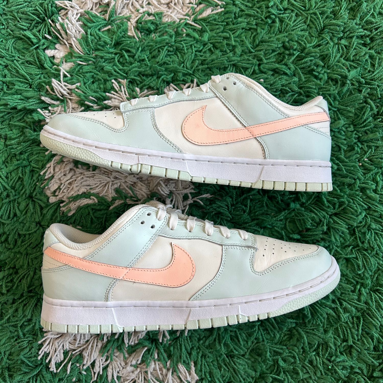 PO NB NIKE DUNK LOW BARELY GREEN (WOMENS) (Sx) SIZE 12W