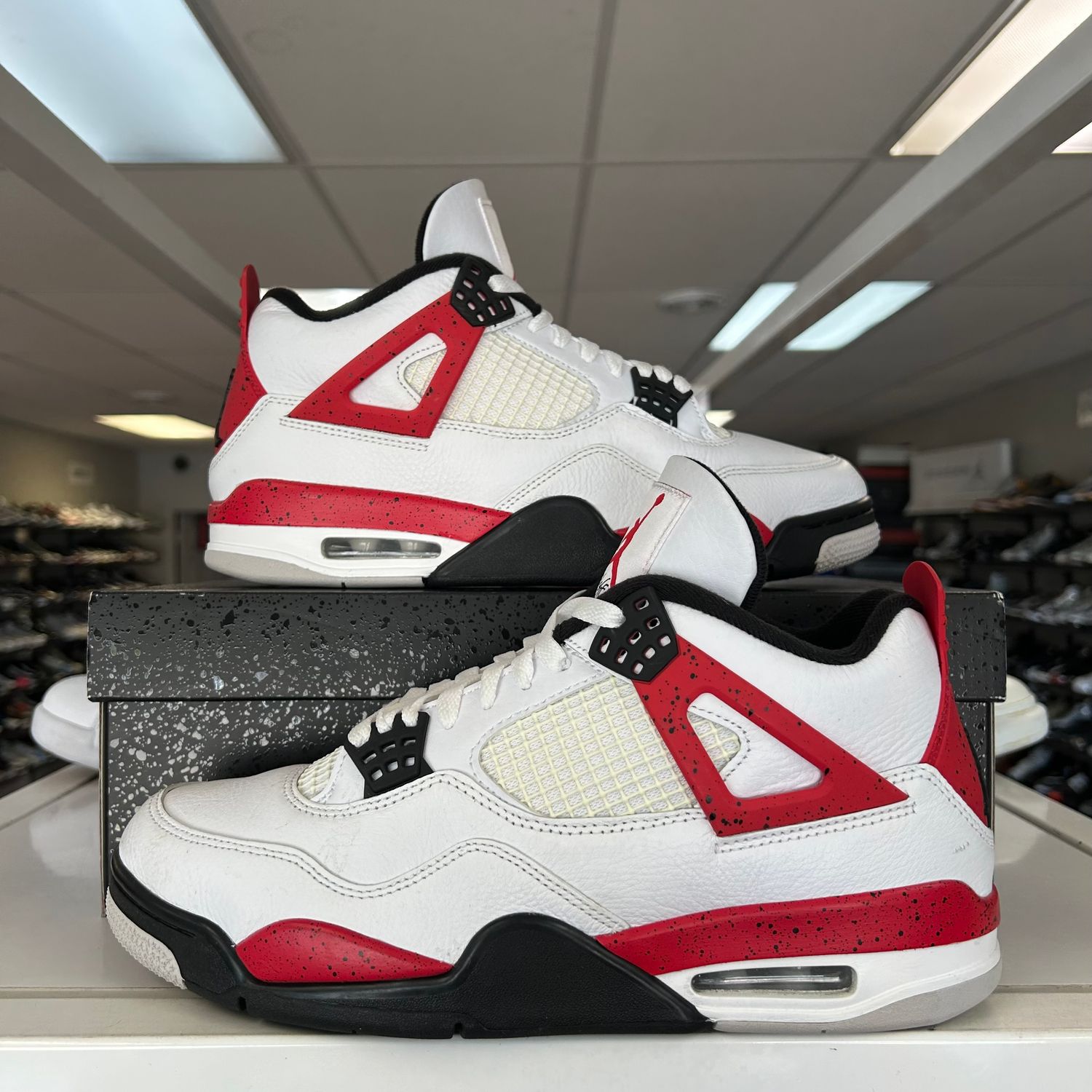 PO4 AIR JORDAN 4 RED CEMENT (Sx) SIZE 10.5