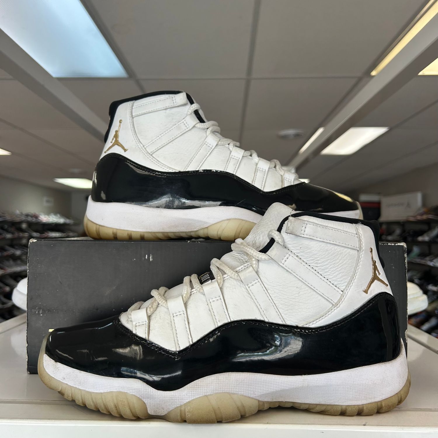 PO2 AIR JORDAN 11 DMP GRATITUDE (Sx) SIZE 10