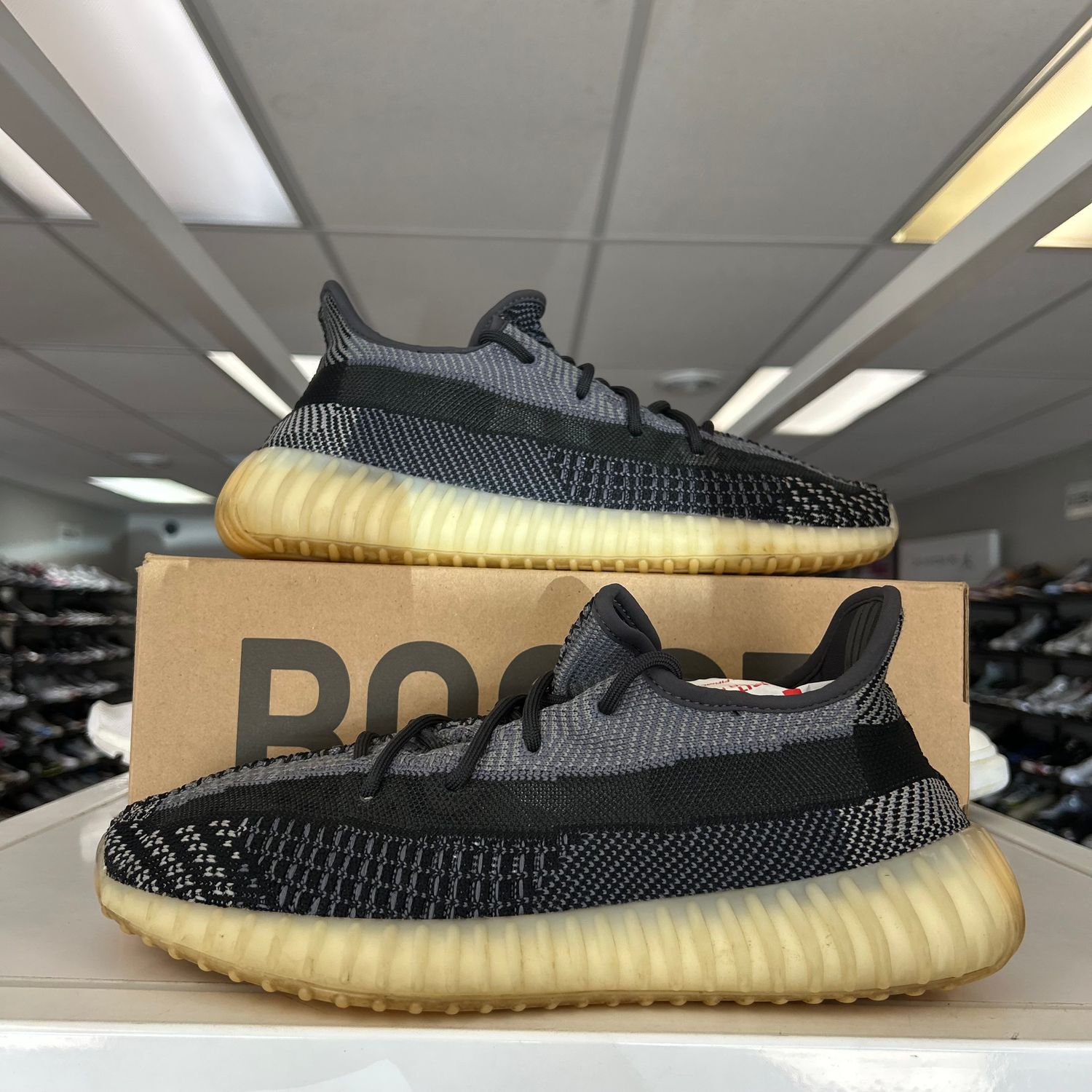 PO2 ADIDAS YEEZY BOOST 350 V2 CARBON (Sx) SIZE 11