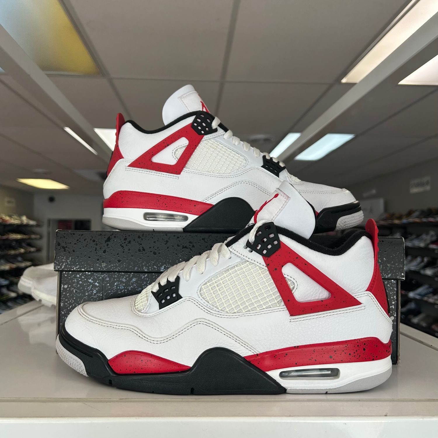 PO5 AIR JORDAN 4 RED CEMENT (Sx) SIZE 10.5