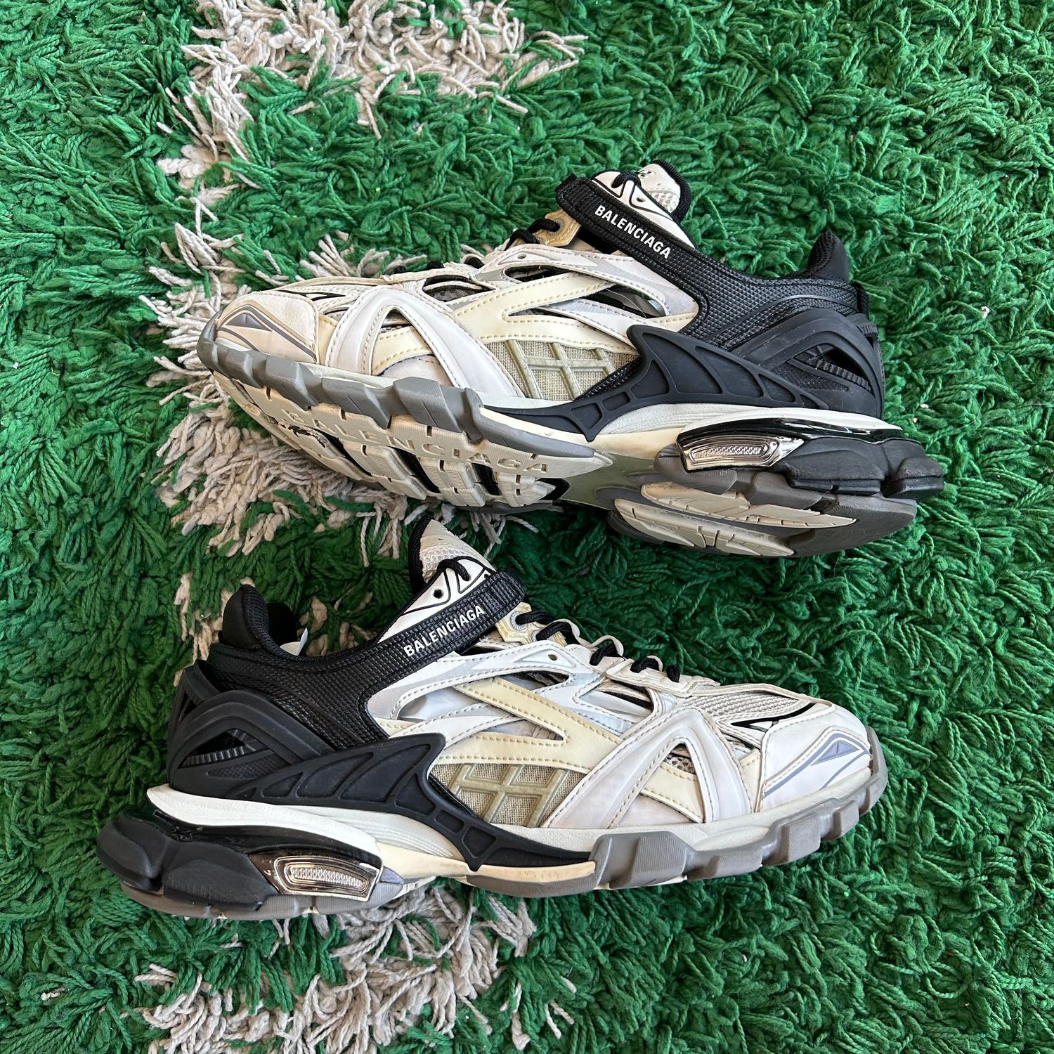 PO NB BALENCIAGA TRACK 2 BLACK WHITE (Sx) SIZE EU42/9US