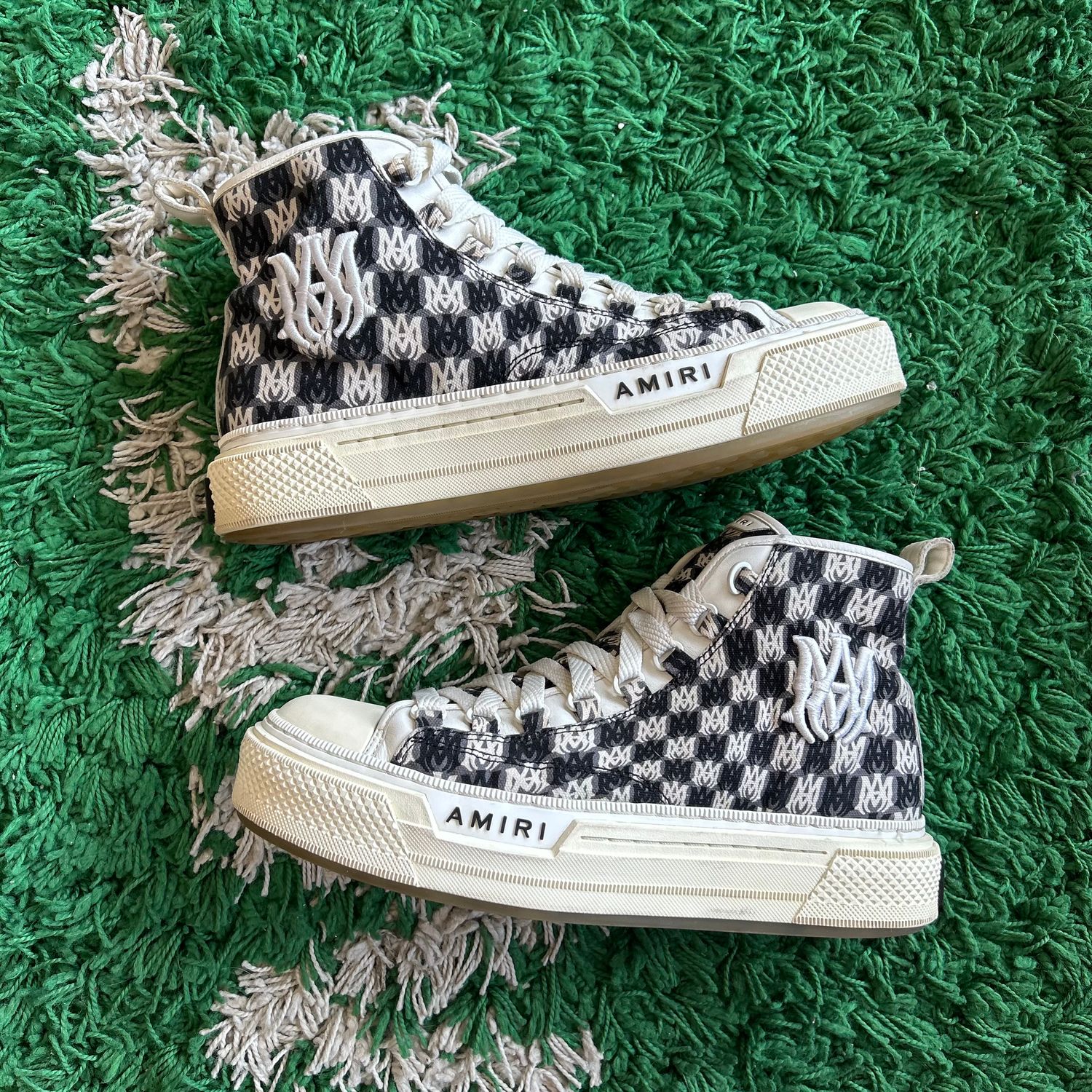 PO NB AMIRI COURT HIGH ALLOVER LOGO WHITE BLACK (Sx) SIZE 43EU / 10US