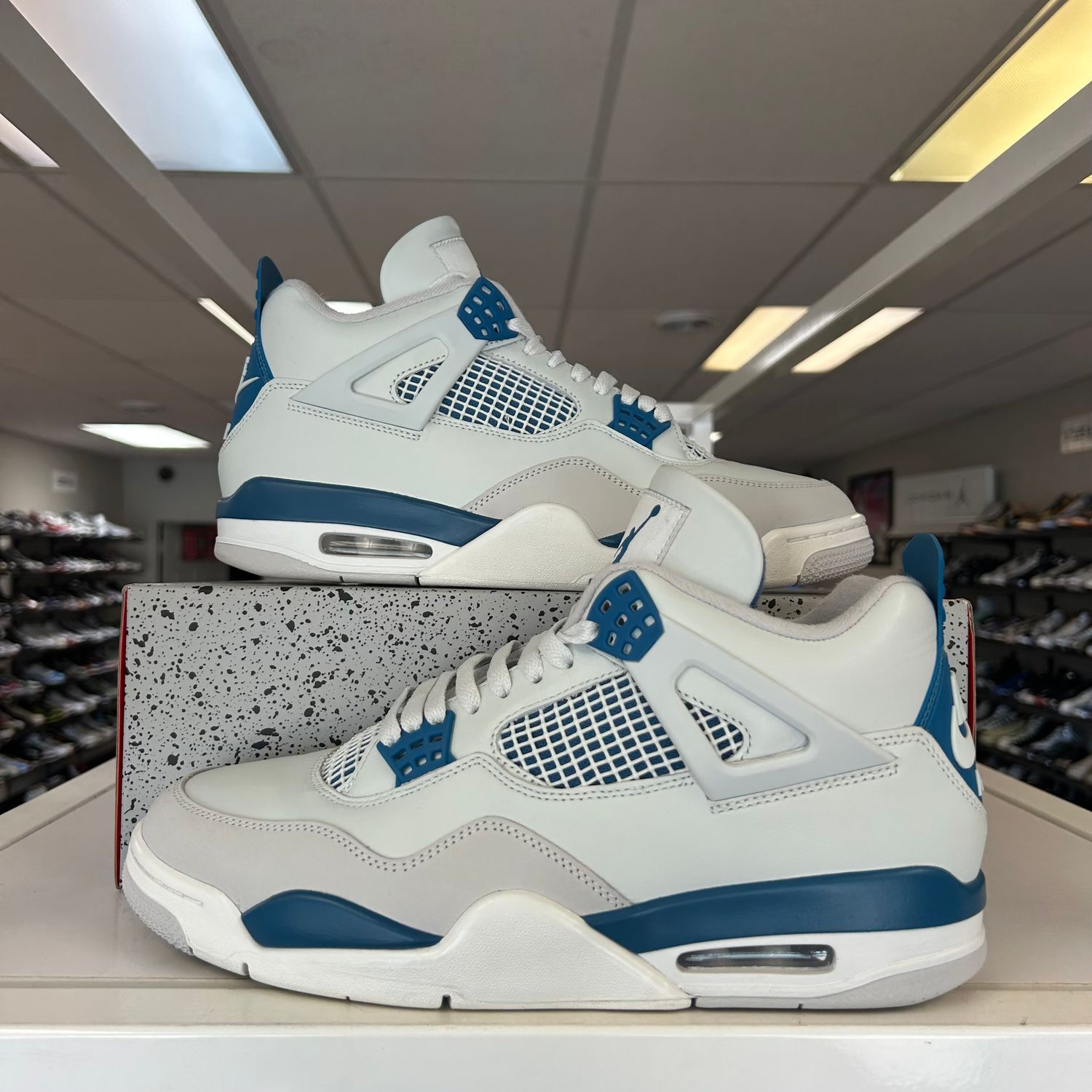 PO3 (NO LID) AIR JORDAN 4 MILITARY BLUE SIZE 11