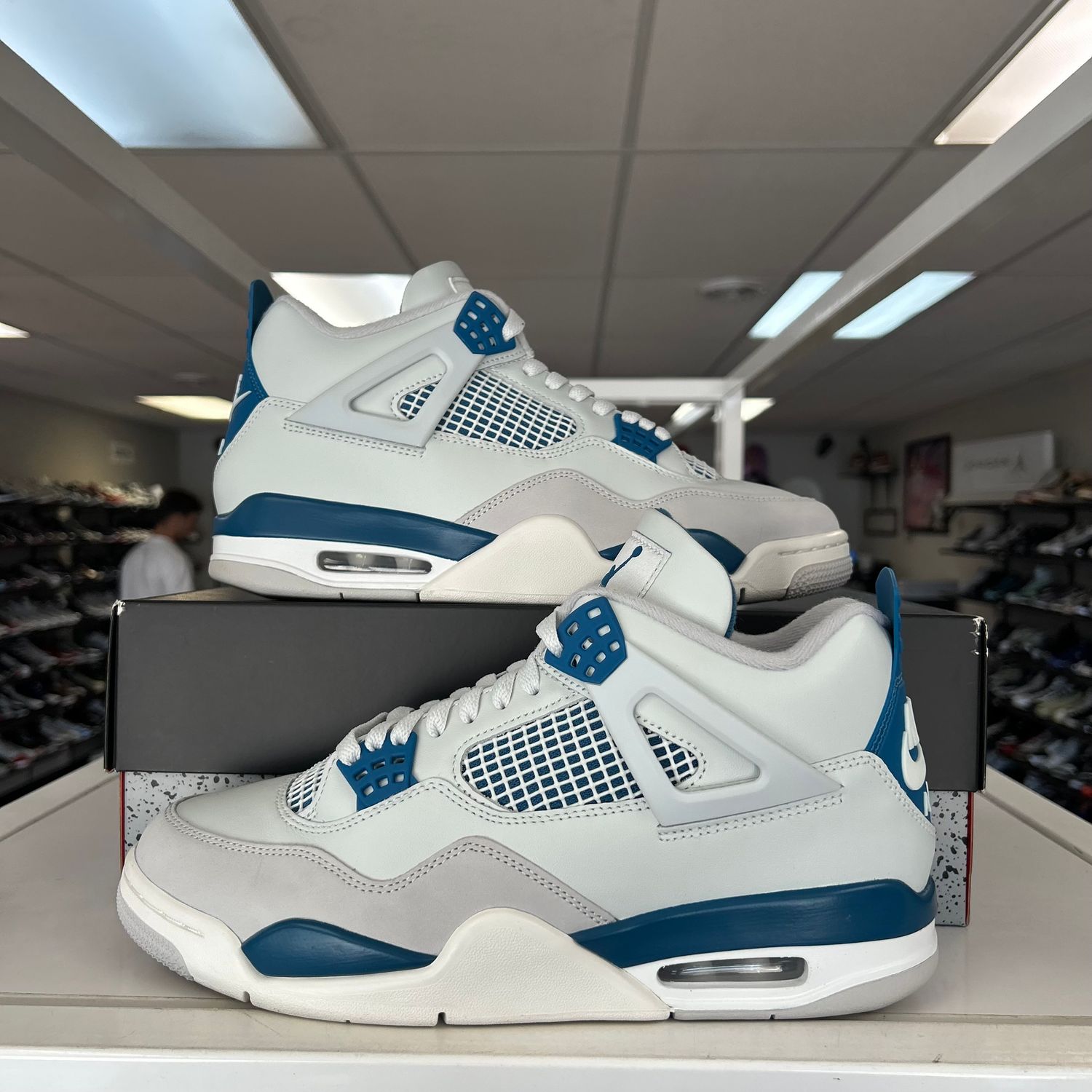 PO6 AIR JORDAN 4 MILITARY BLUE SX SIZE 10