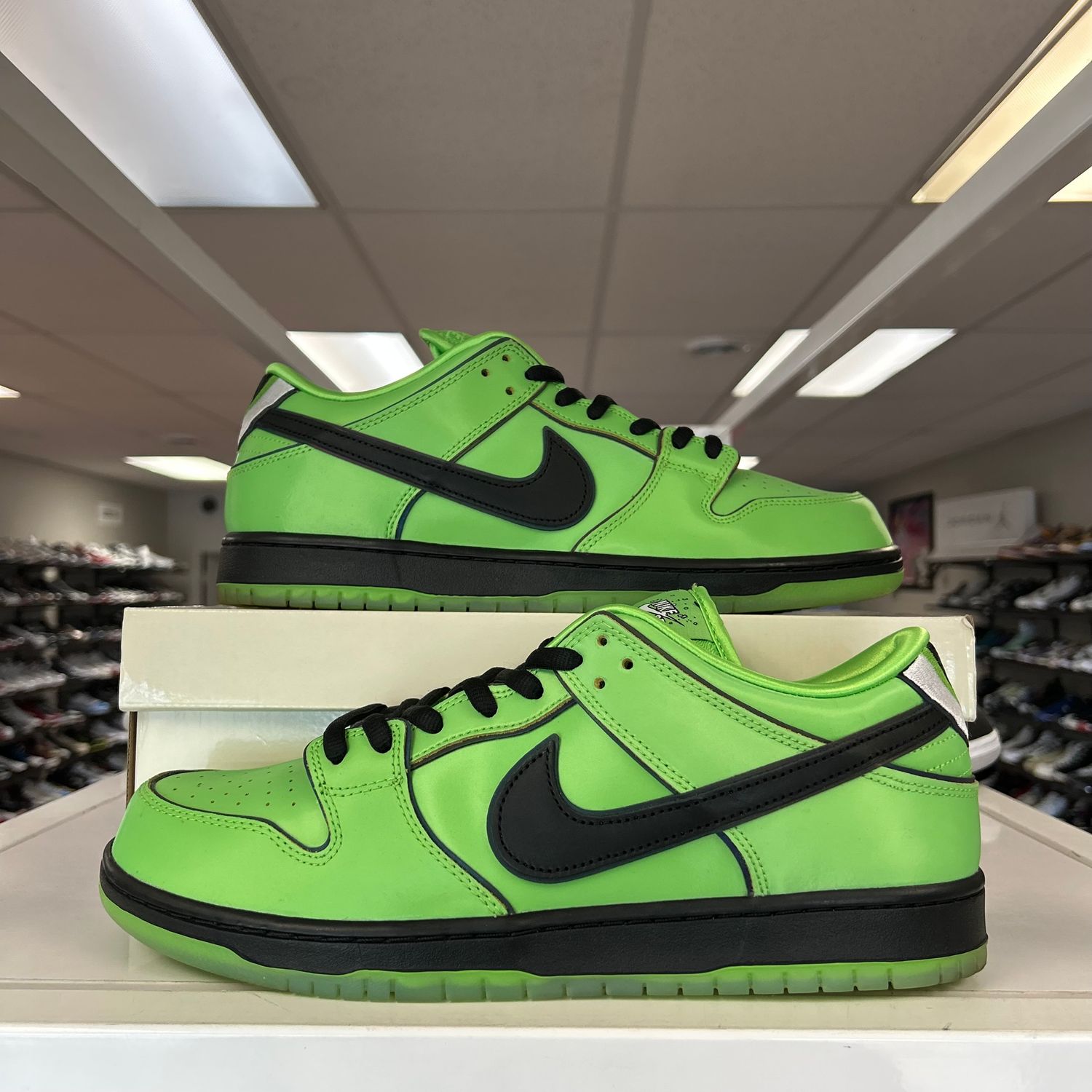 PO NIKE SB DUNK LOW THE POWERPUFF GIRLS BUTTERCUP SIZE 13