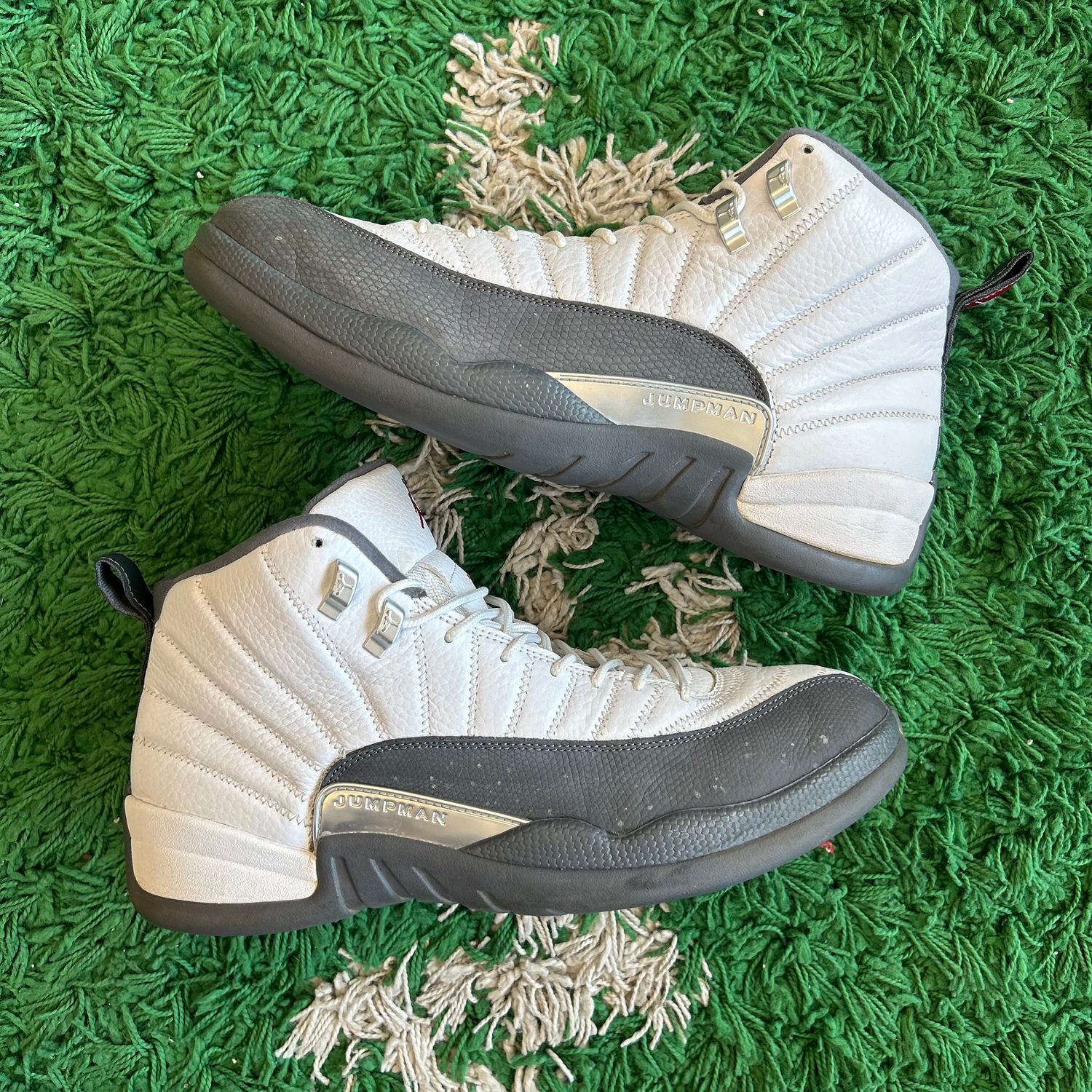 PO NB AIR JORDAN 12 RETRO WHITE DARK GREY SX SIZE 13