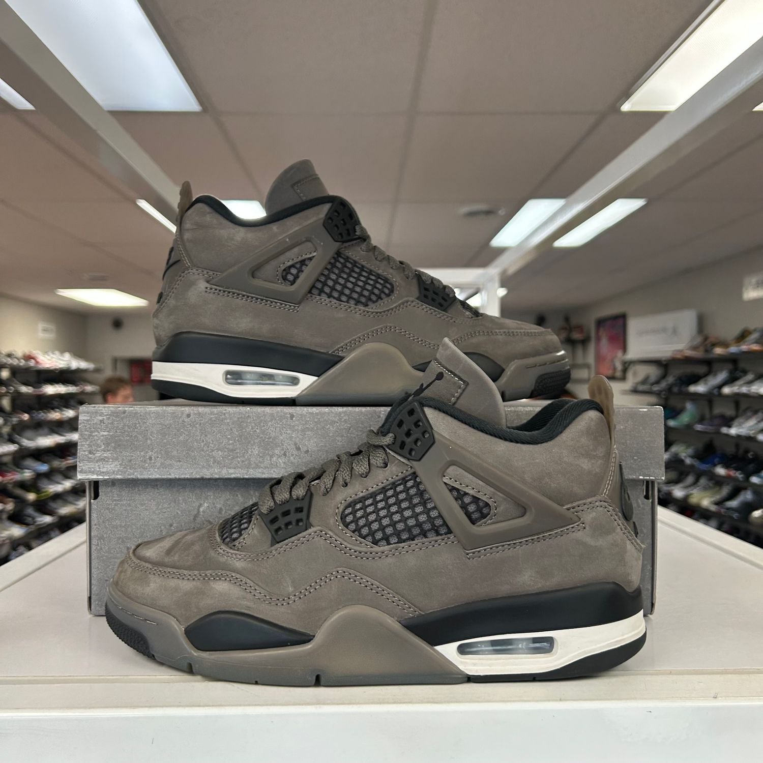 PO AIR JORDAN 4 RETRO CAVE STONE SX SIZE 8