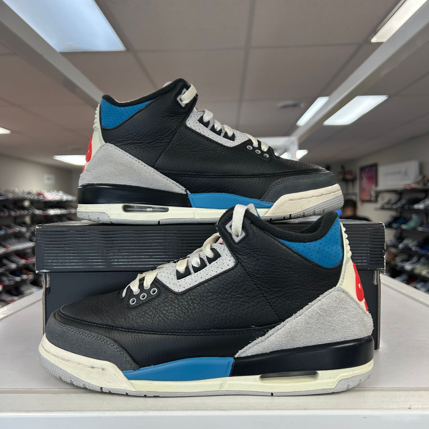 PO AIR JORDAN 3 RETRO OG RARE AIR SX SIZE 6.5Y